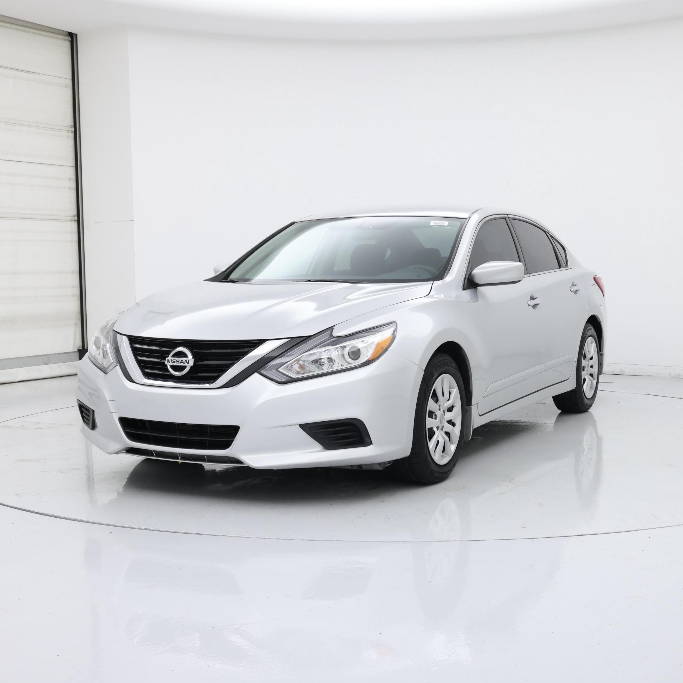 Thumbnail: 2018 Nissan Altima - 4