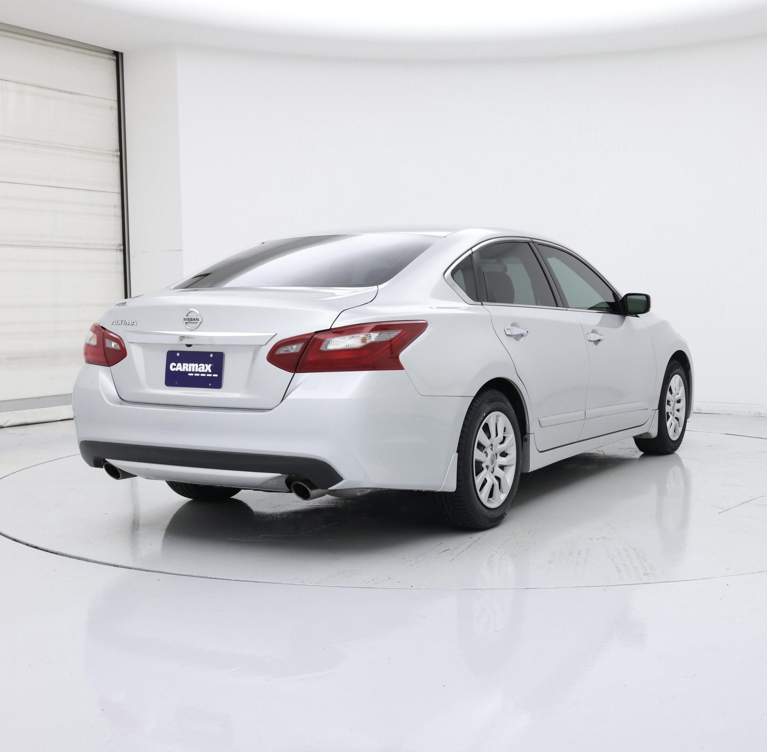 Thumbnail: 2018 Nissan Altima - 8