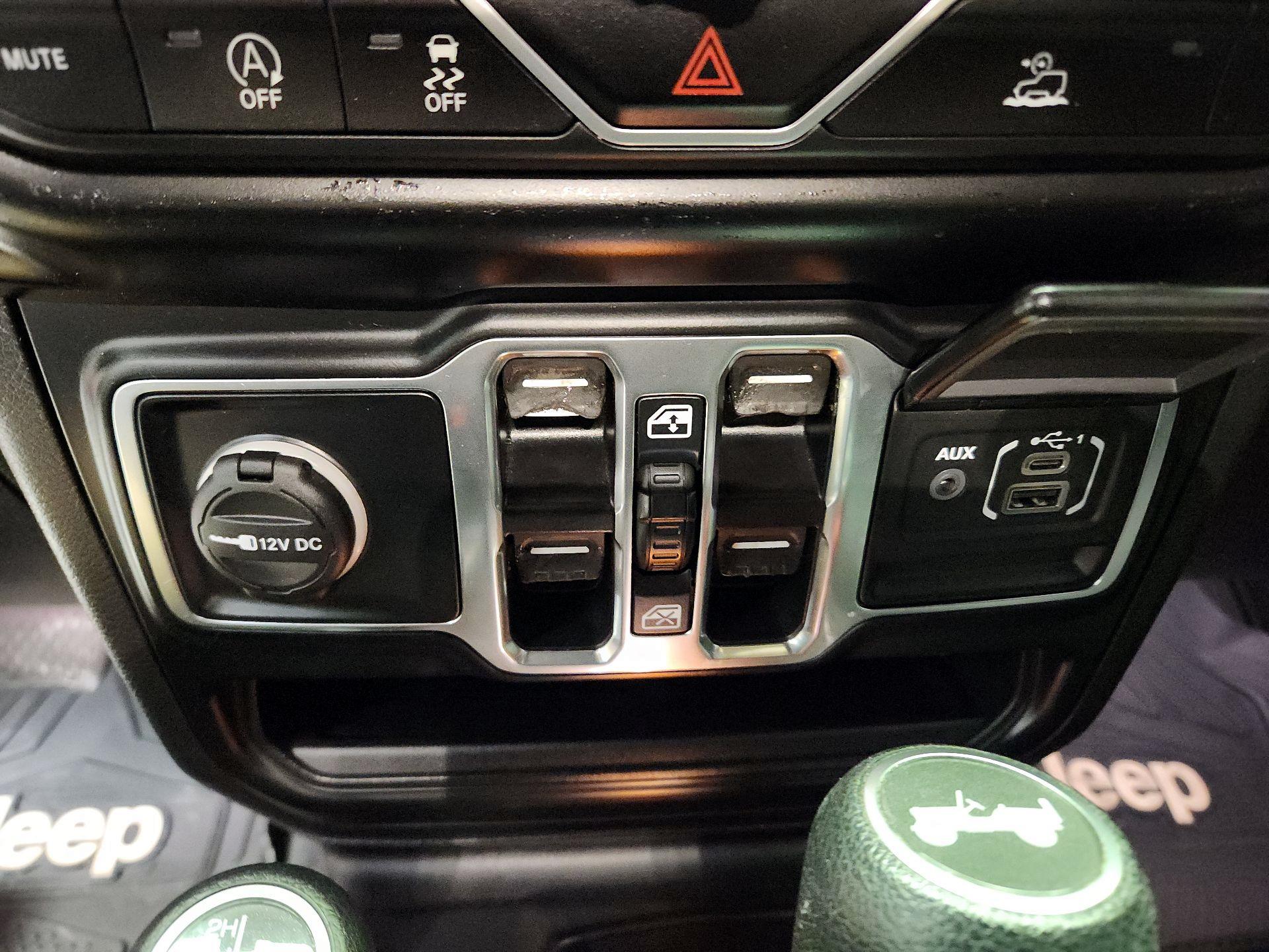 Thumbnail: 2021 Jeep Wrangler - 19