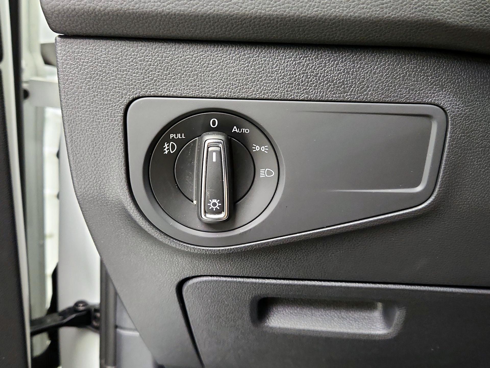 Thumbnail: 2021 Volkswagen Tiguan - 13