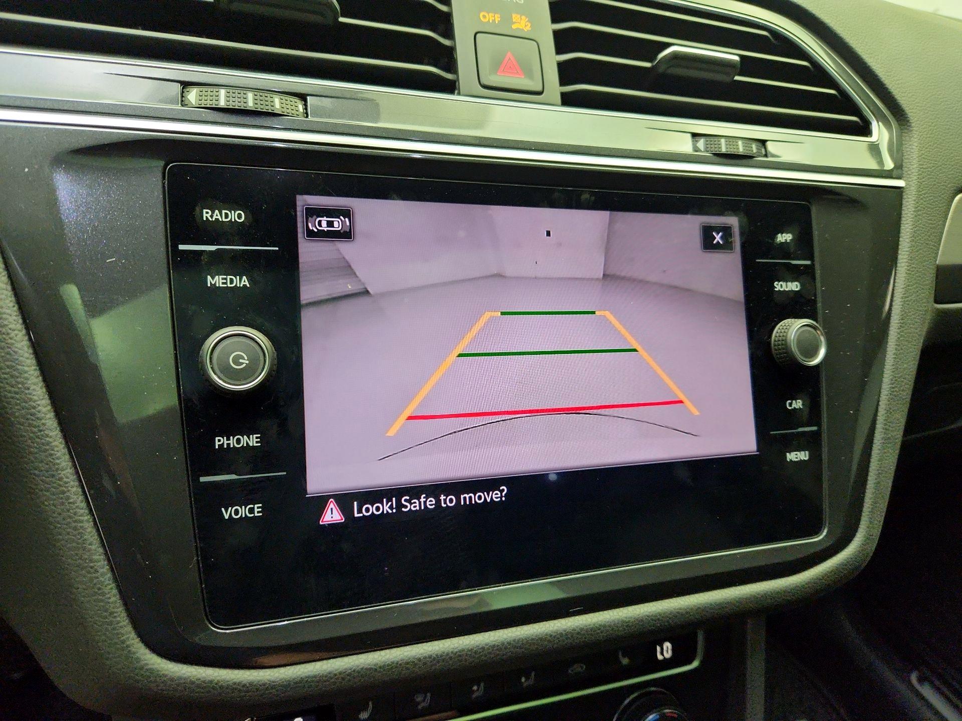 Thumbnail: 2021 Volkswagen Tiguan - 14