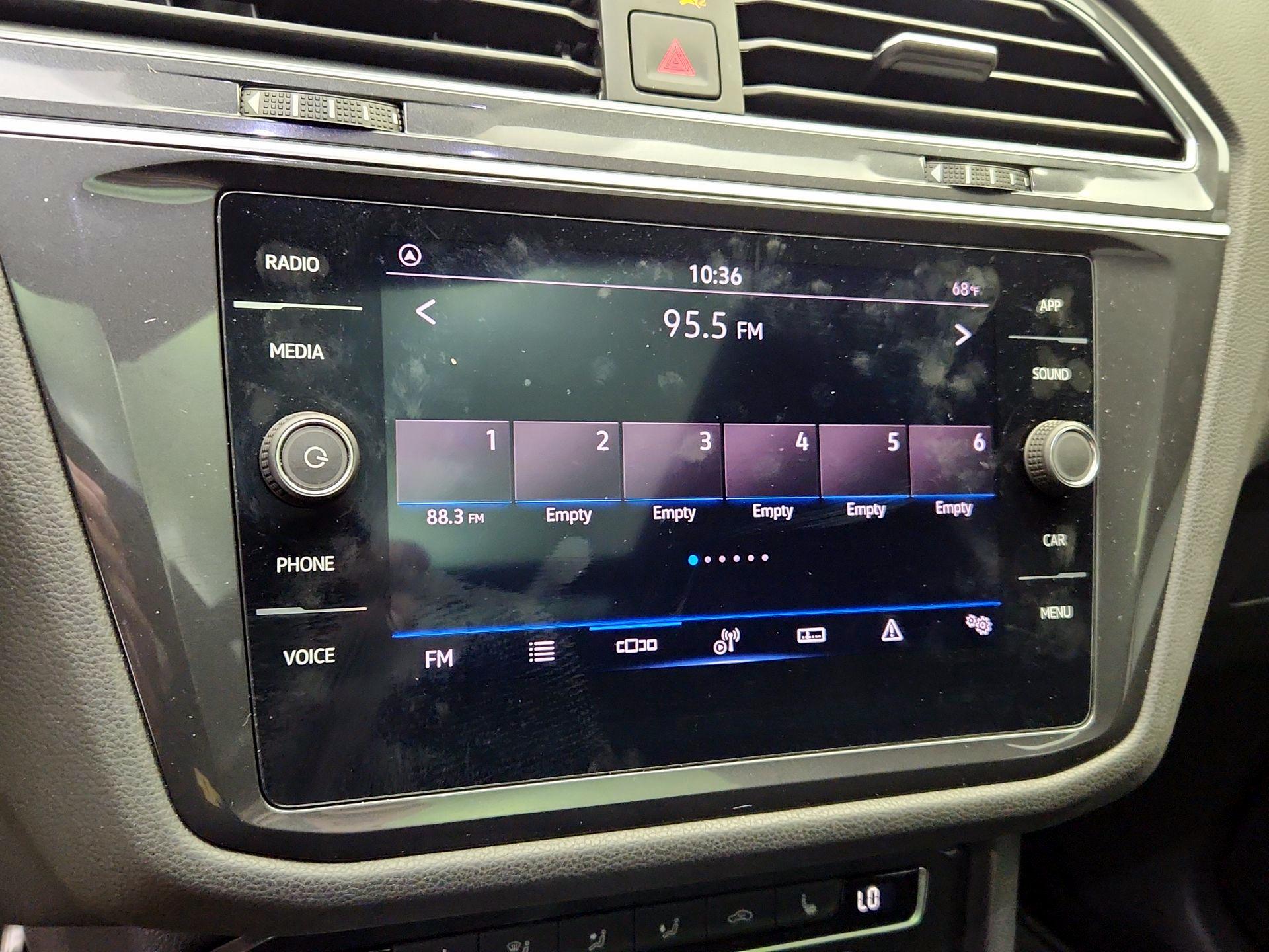 Thumbnail: 2021 Volkswagen Tiguan - 15