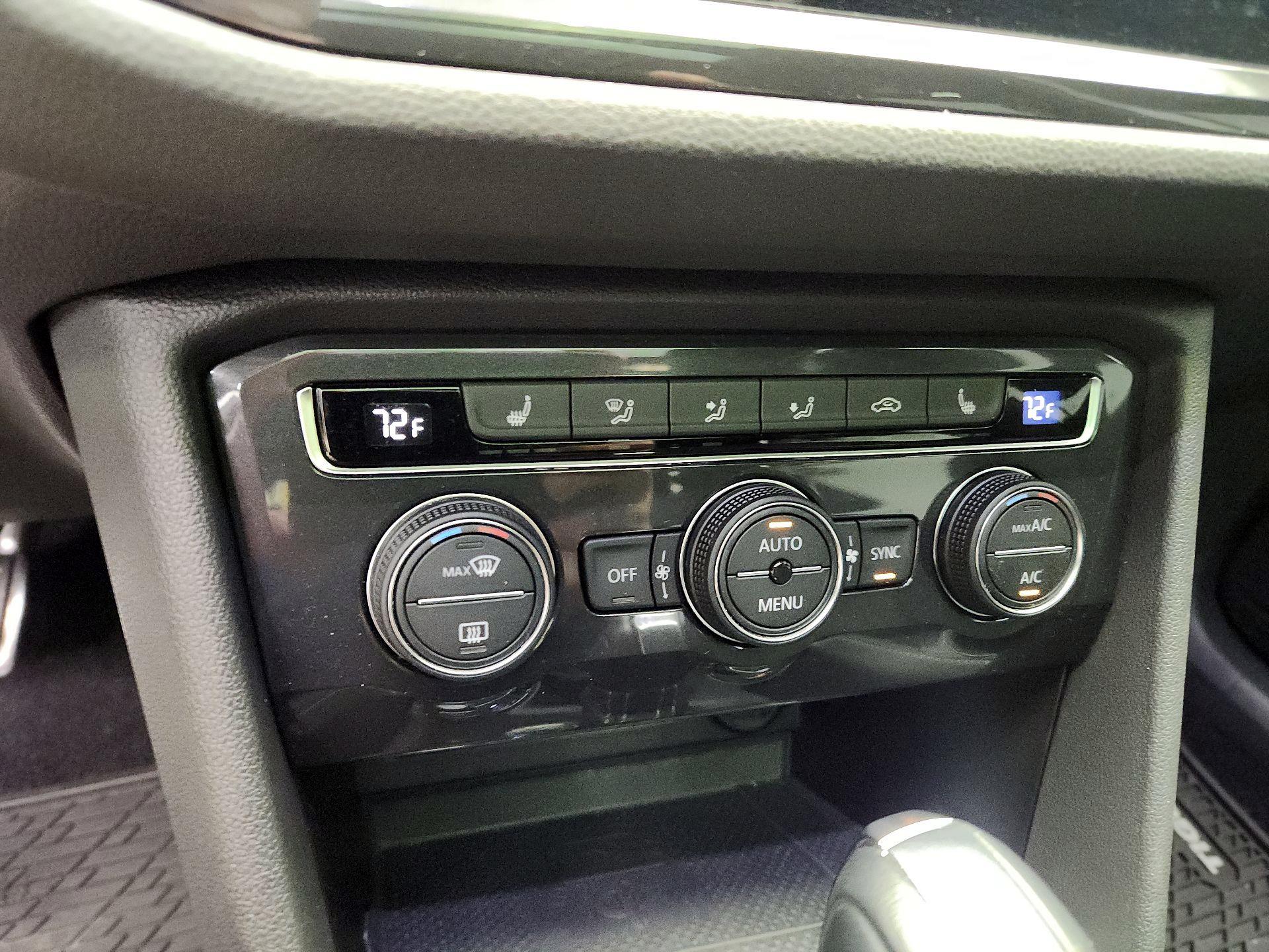 Thumbnail: 2021 Volkswagen Tiguan - 16