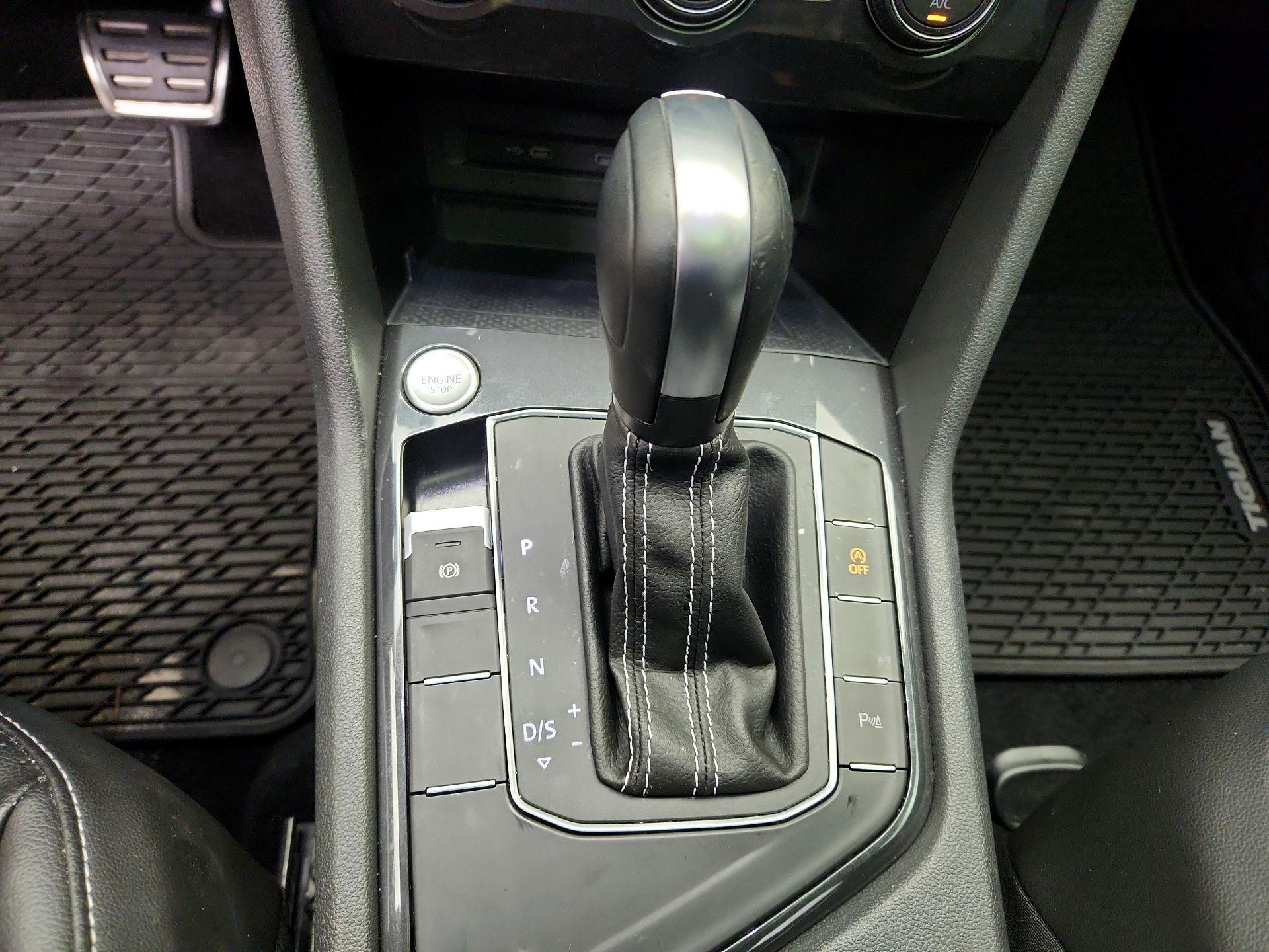 Thumbnail: 2021 Volkswagen Tiguan - 17