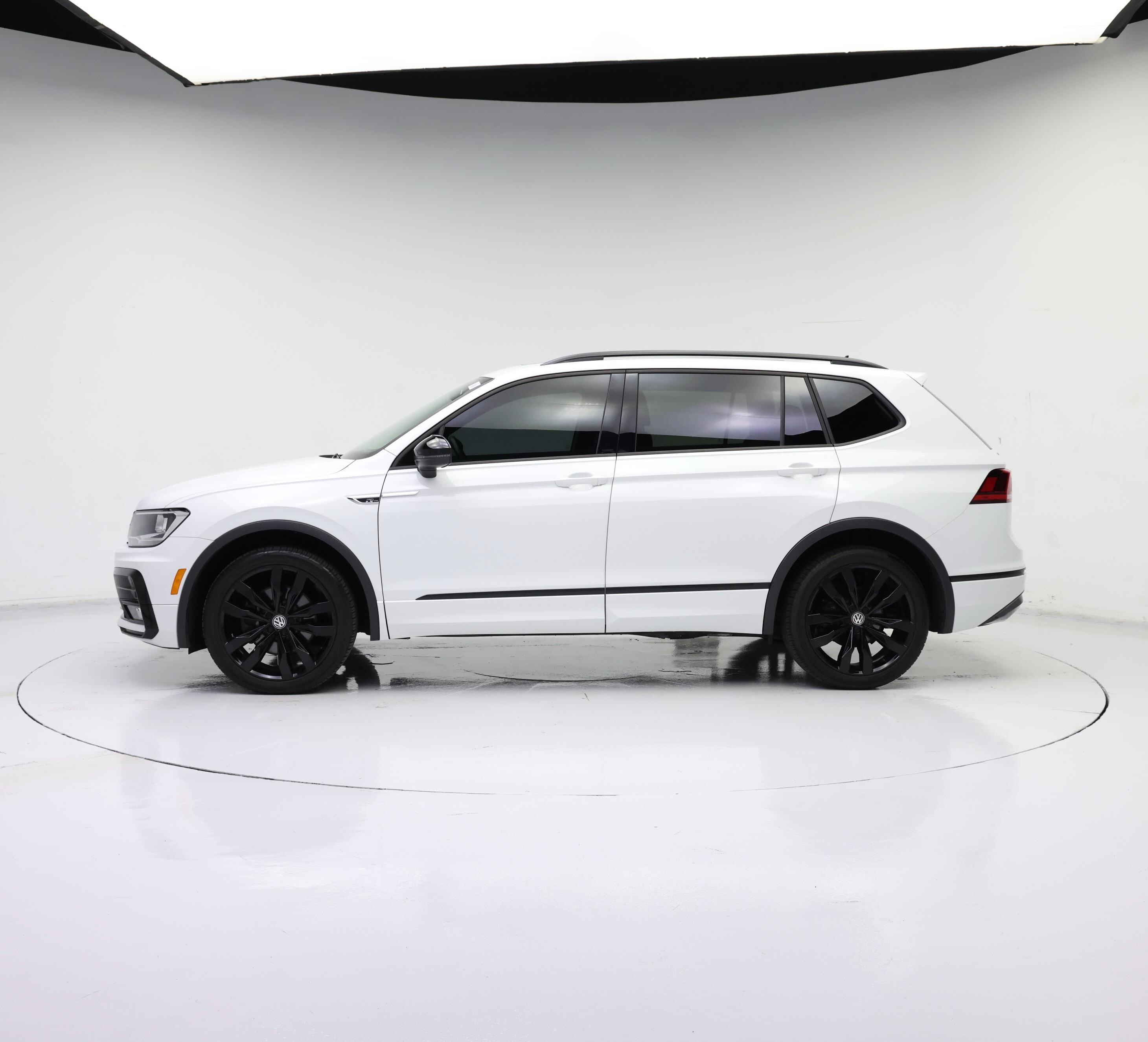 Thumbnail: 2021 Volkswagen Tiguan - 3