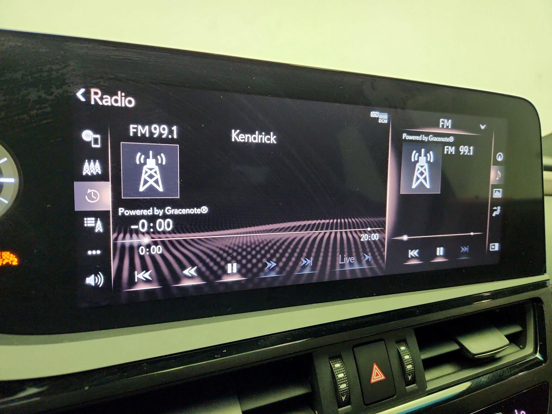 Thumbnail: 2022 Lexus ES - 16