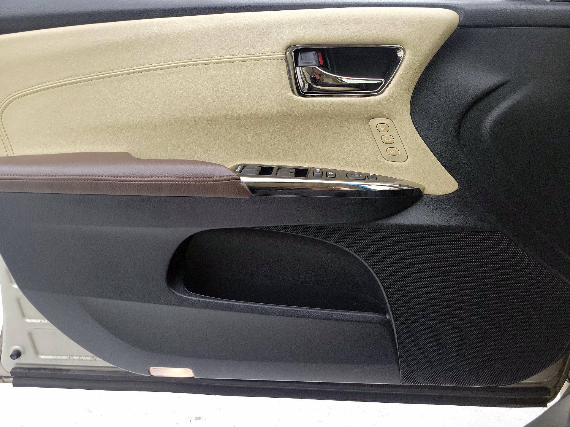 Thumbnail: 2015 Toyota Avalon - 12