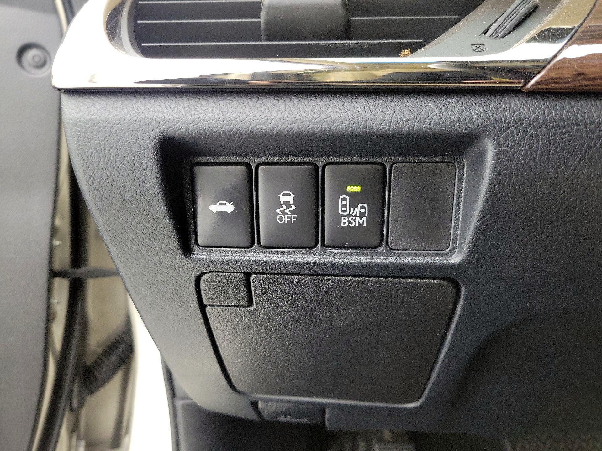 Thumbnail: 2015 Toyota Avalon - 13