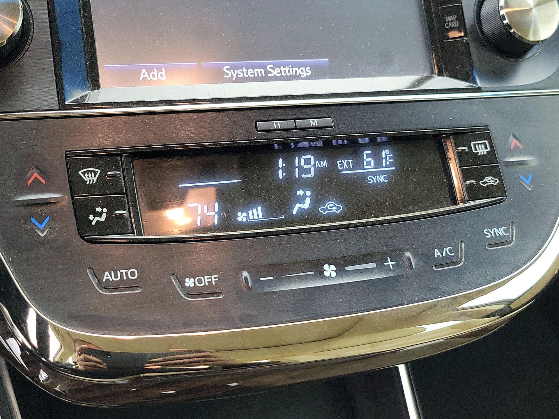 Thumbnail: 2015 Toyota Avalon - 17