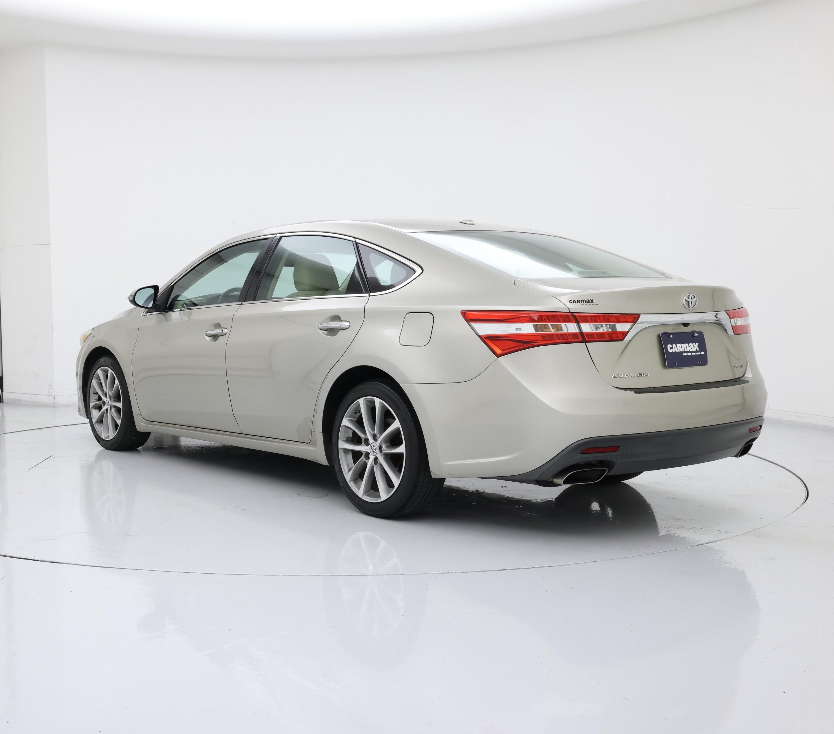 Thumbnail: 2015 Toyota Avalon - 2