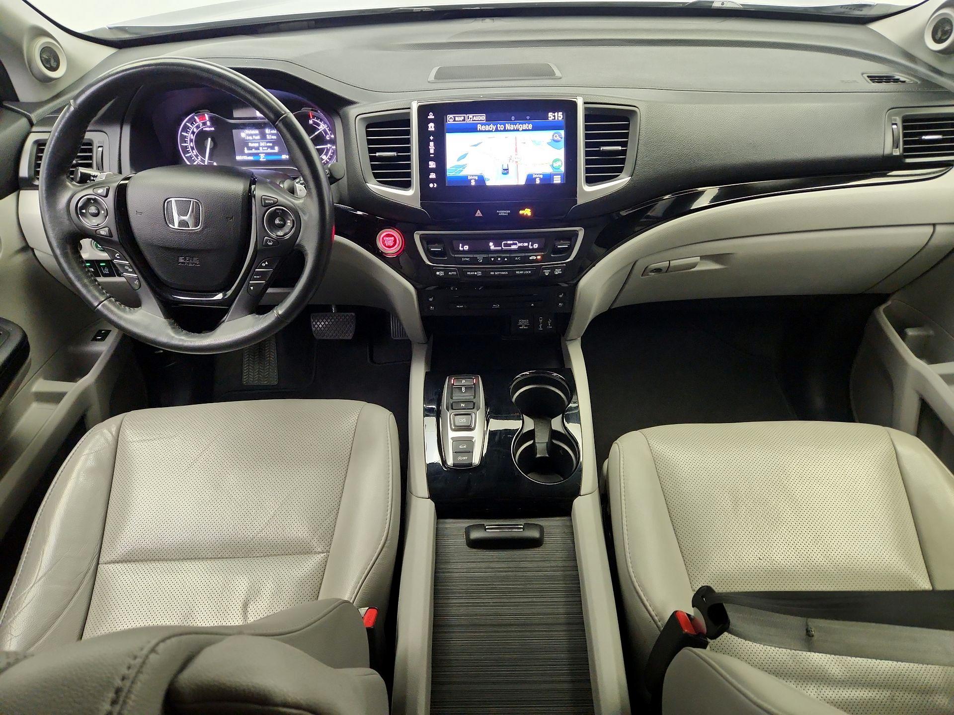 Thumbnail: 2017 Honda Pilot - 9