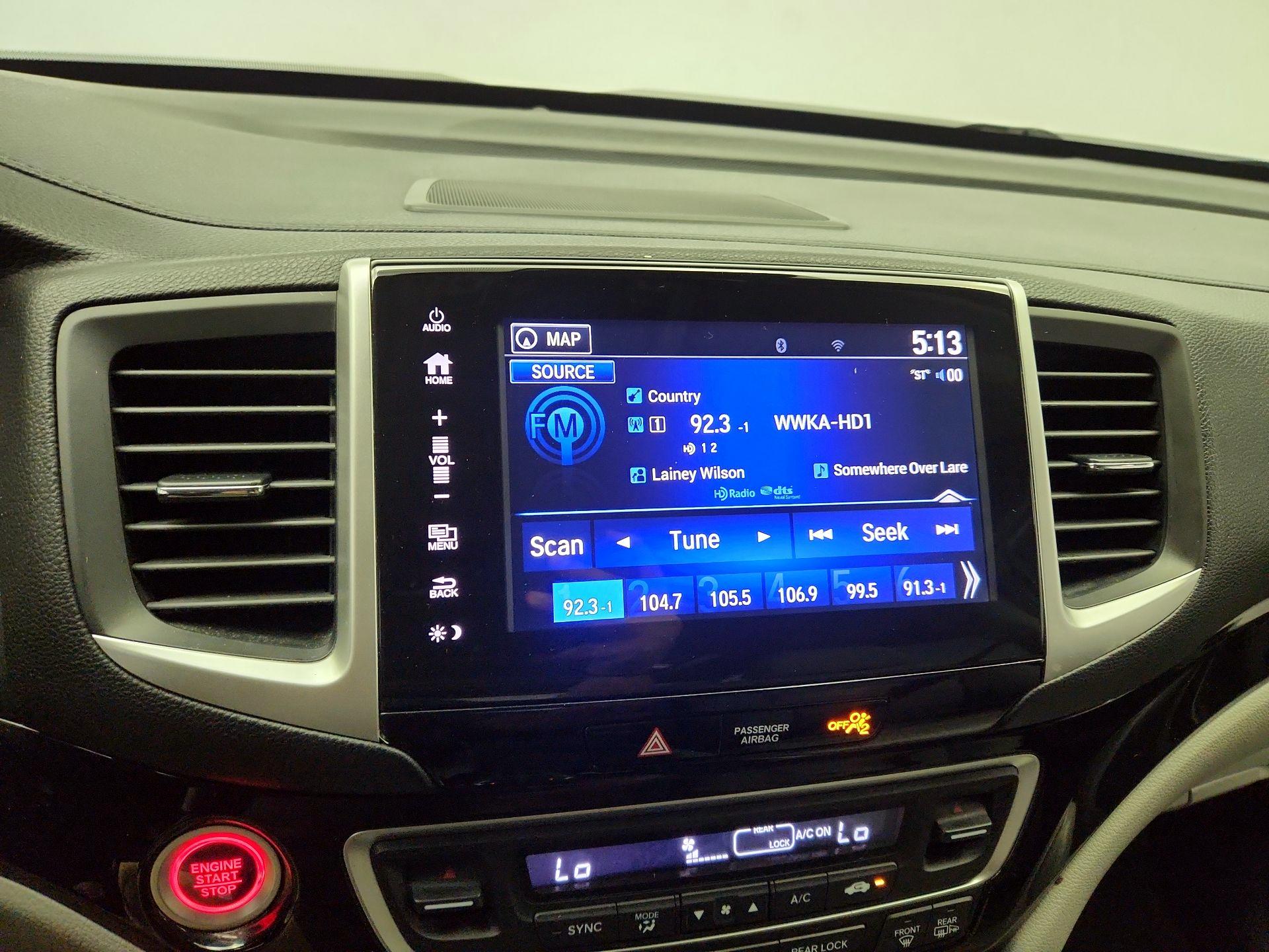 Thumbnail: 2017 Honda Pilot - 16