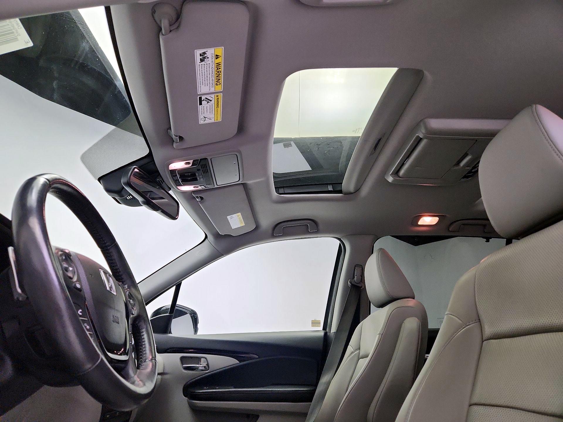 Thumbnail: 2017 Honda Pilot - 20