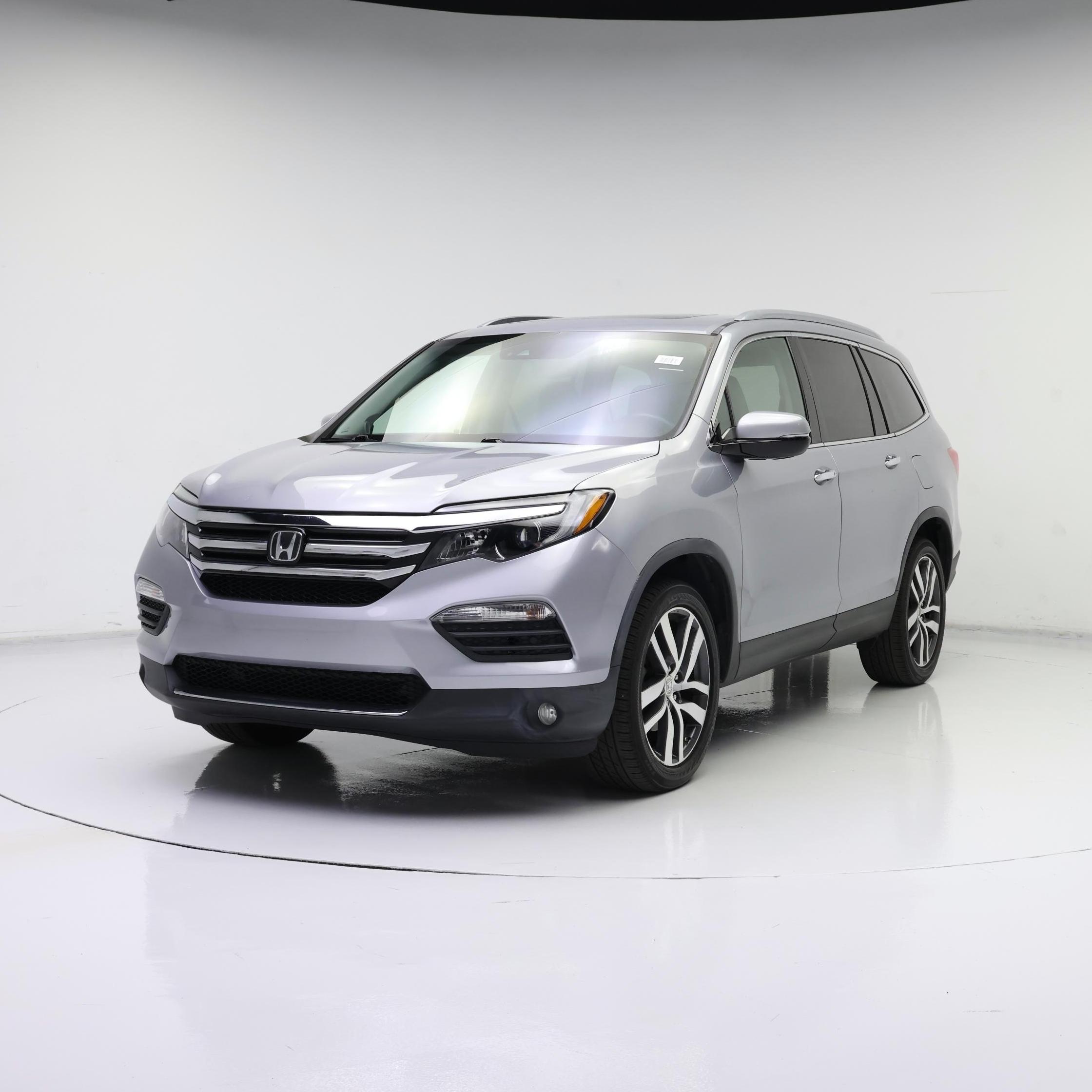 Thumbnail: 2017 Honda Pilot - 4
