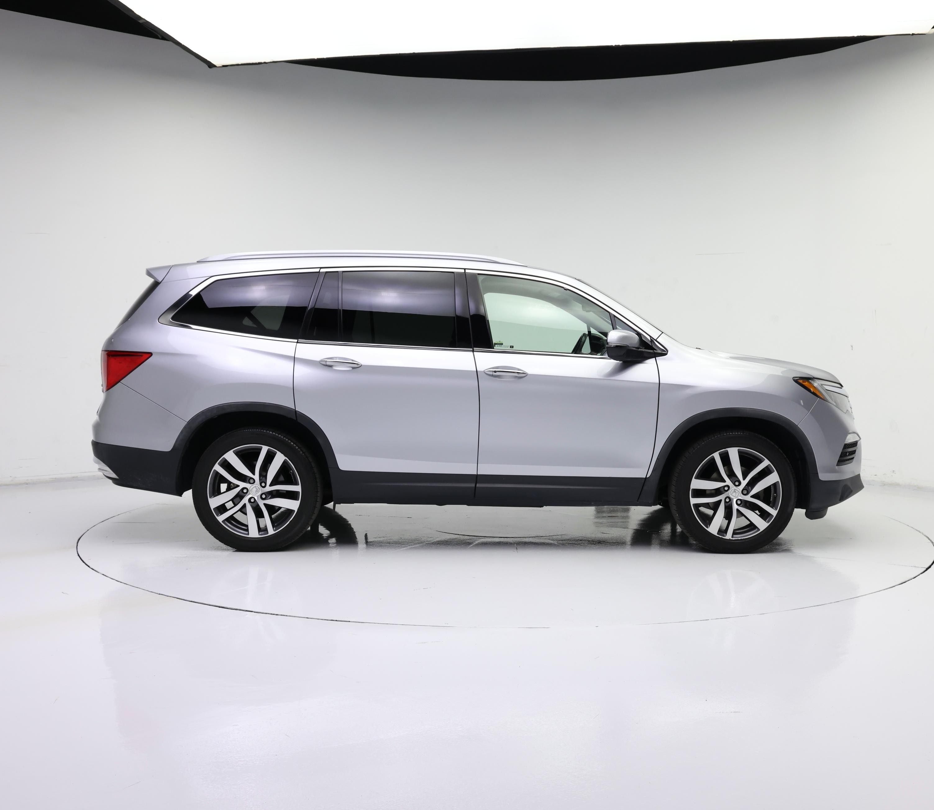 Thumbnail: 2017 Honda Pilot - 7