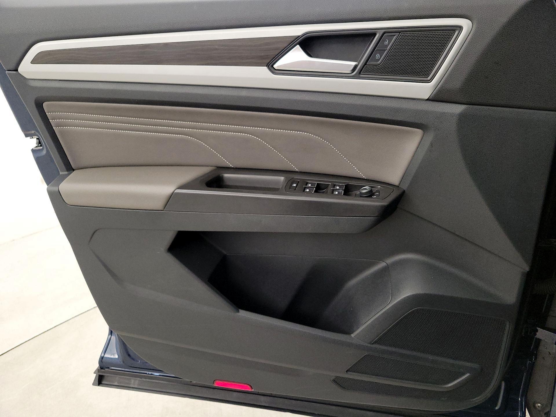 Thumbnail: 2022 Volkswagen Atlas - 12