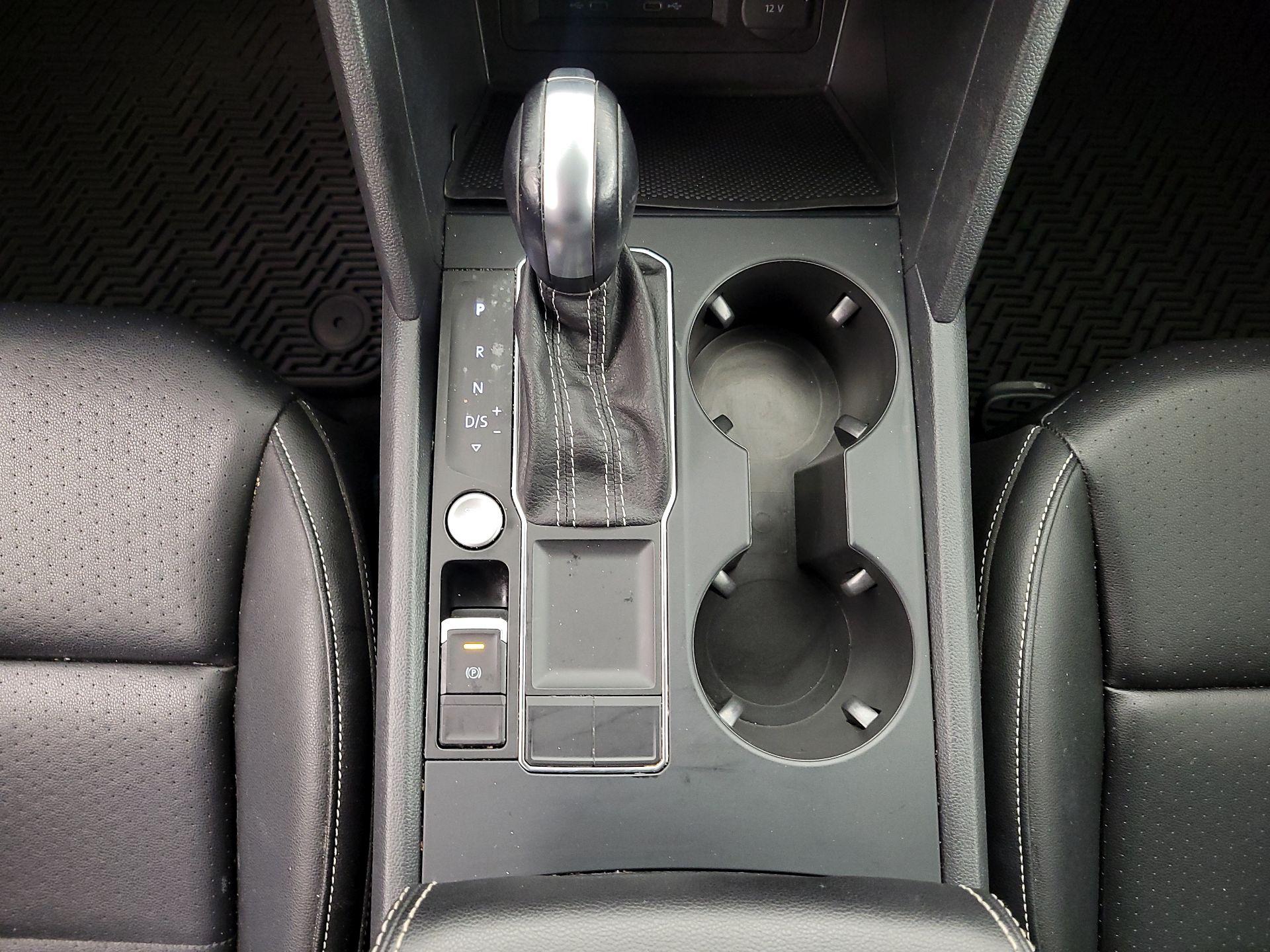 Thumbnail: 2022 Volkswagen Atlas - 17