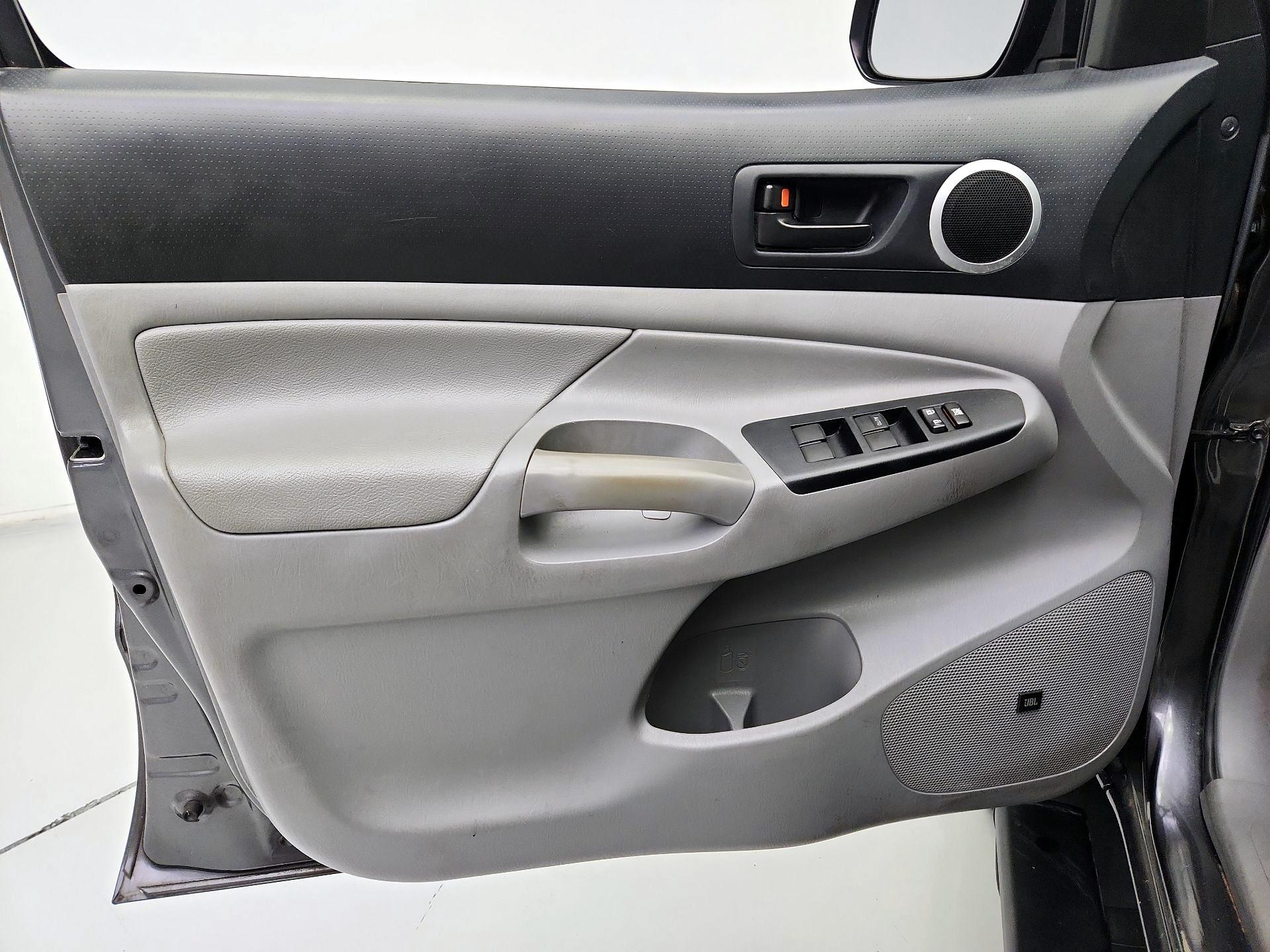 Thumbnail: 2014 Toyota Tacoma - 12