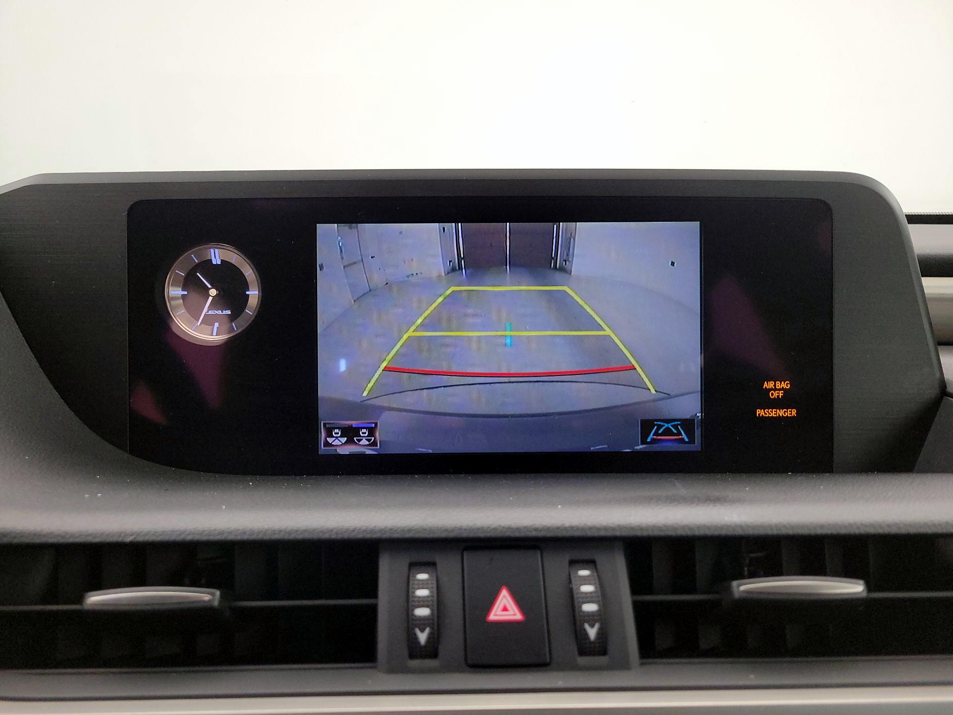 Thumbnail: 2020 Lexus ES - 14