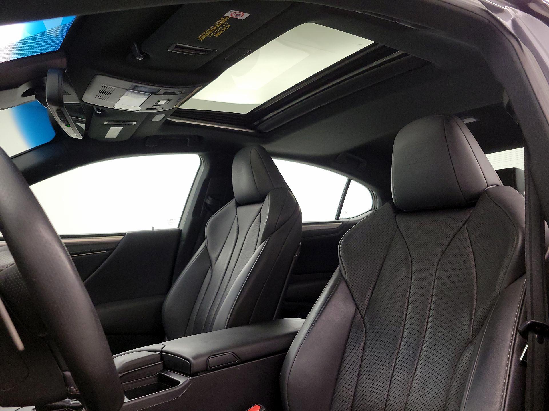 Thumbnail: 2020 Lexus ES - 19