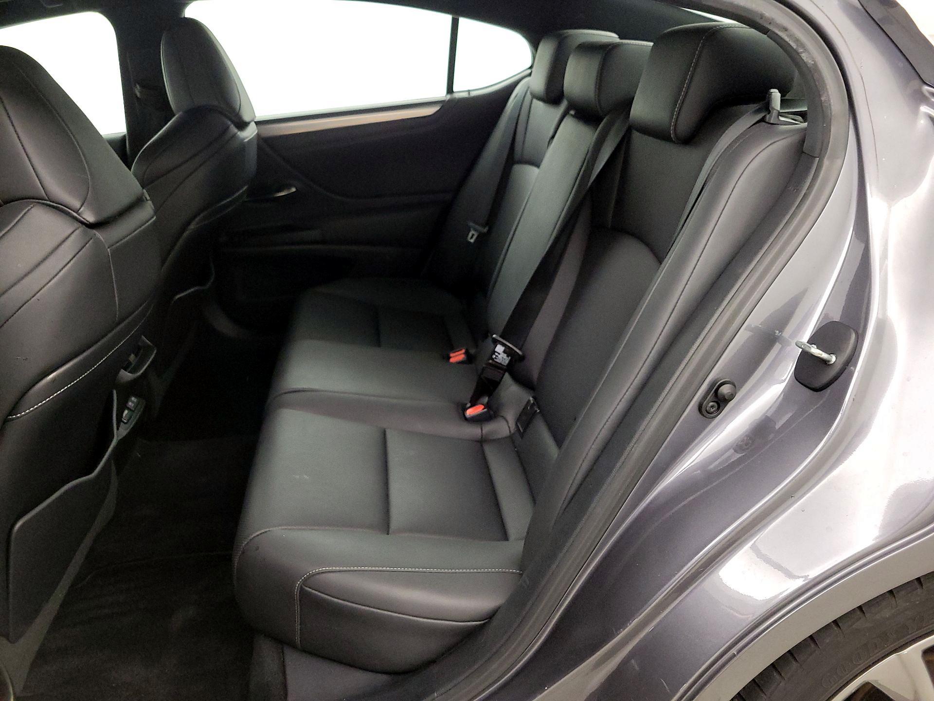 Thumbnail: 2020 Lexus ES - 20