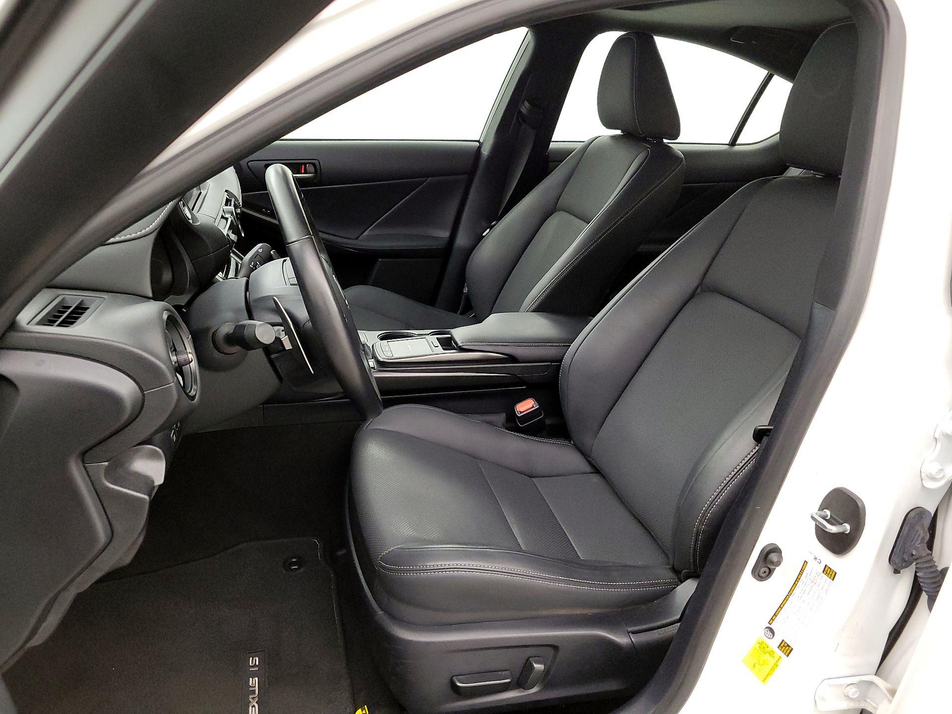 Thumbnail: 2023 Lexus IS - 11