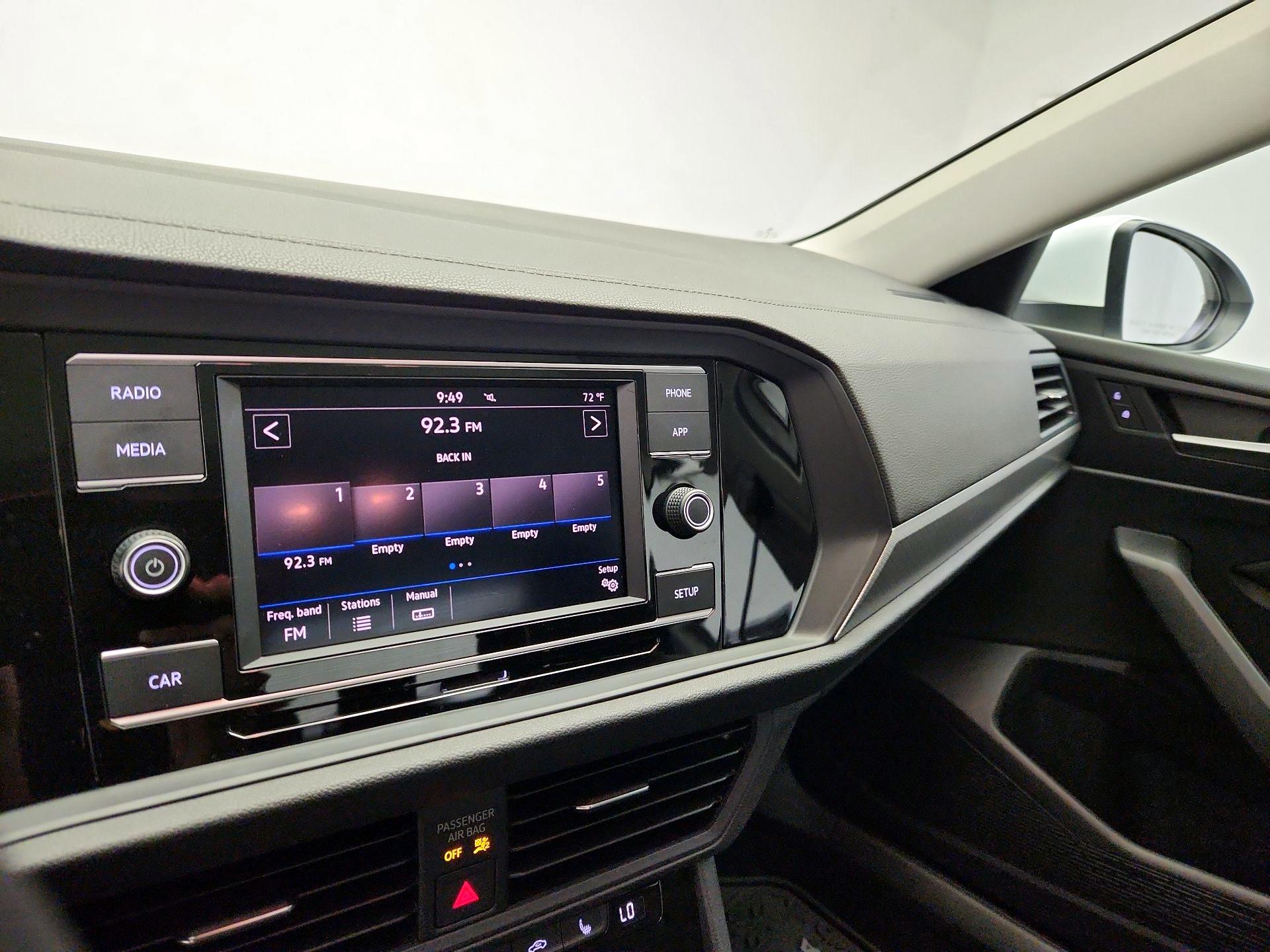 Thumbnail: 2019 Volkswagen Jetta - 15