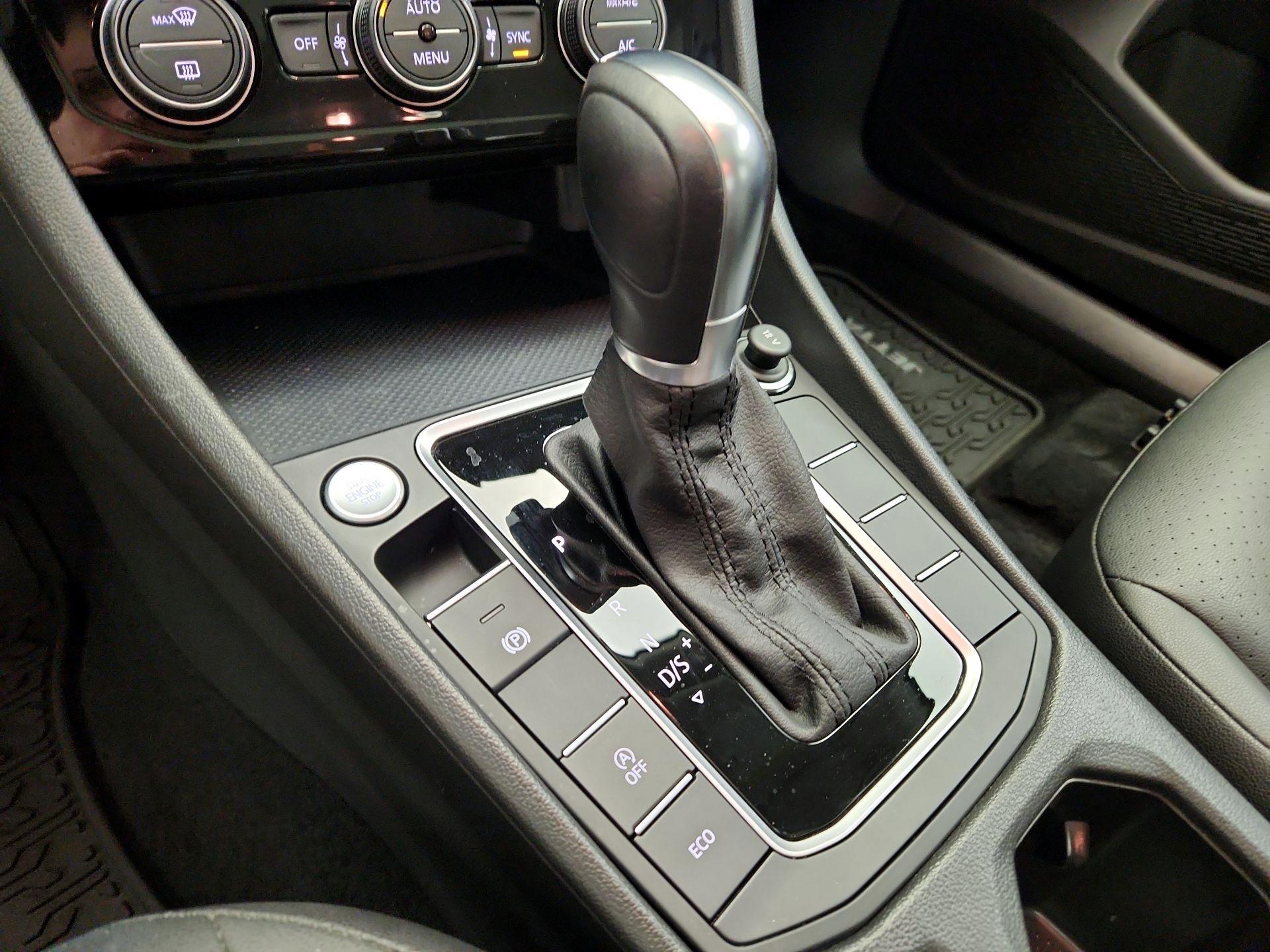 Thumbnail: 2019 Volkswagen Jetta - 17