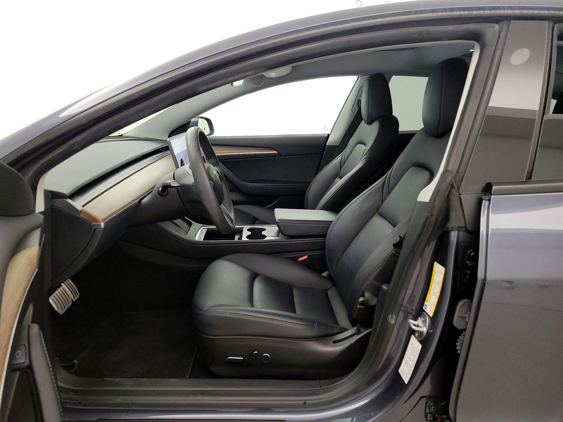 Thumbnail: 2023 Tesla Model 3 - 11