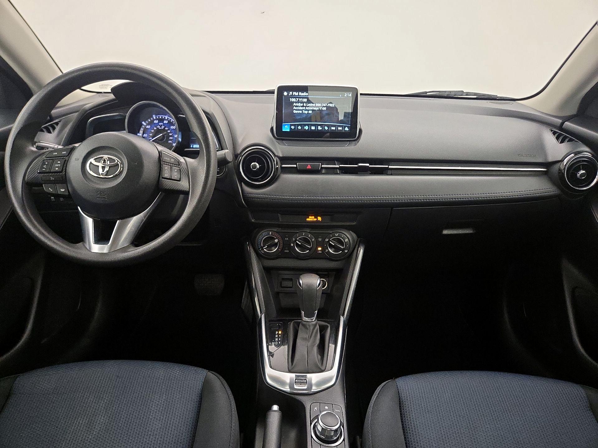 Thumbnail: 2017 Toyota Yaris iA - 9