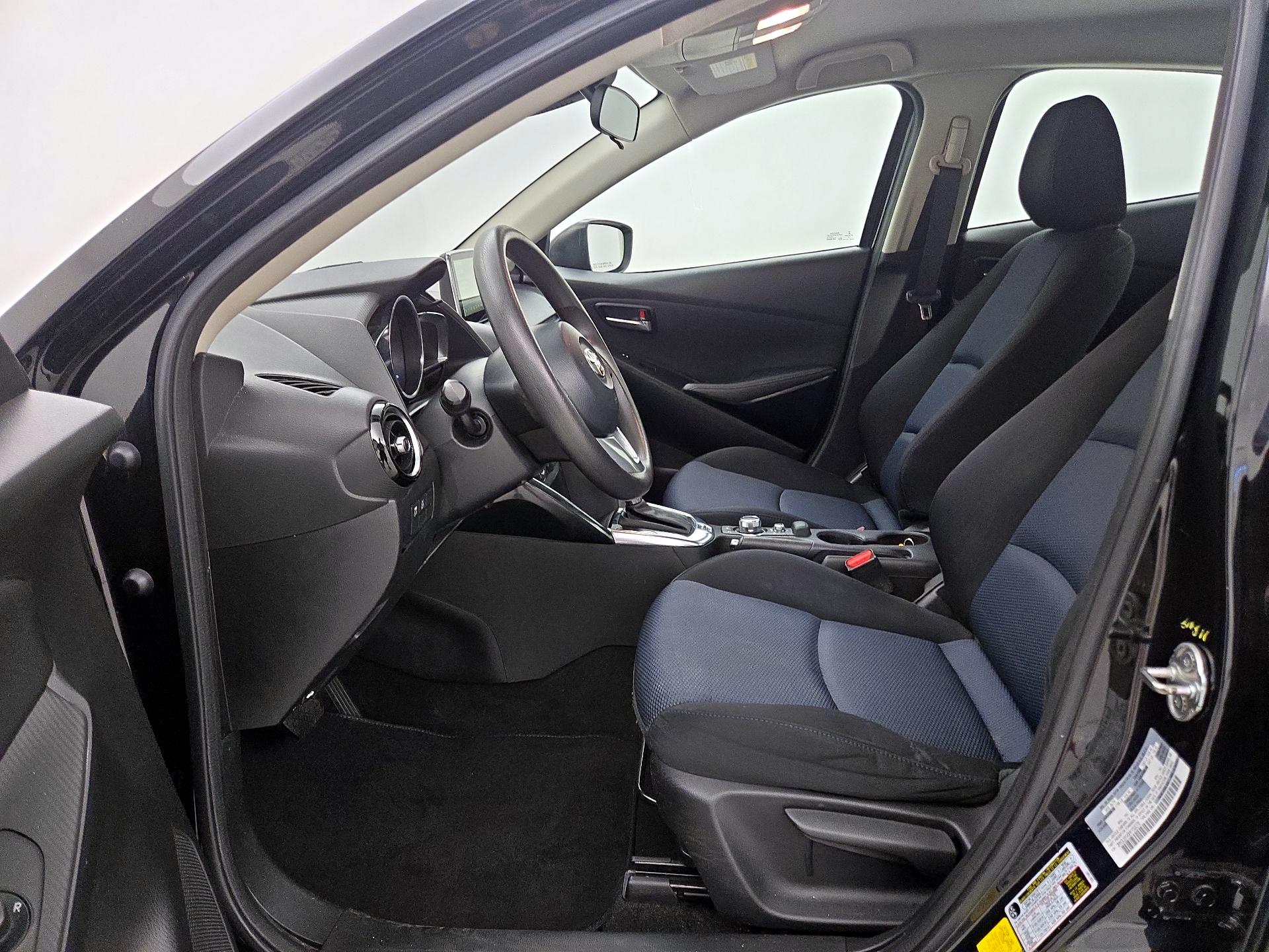 Thumbnail: 2017 Toyota Yaris iA - 11