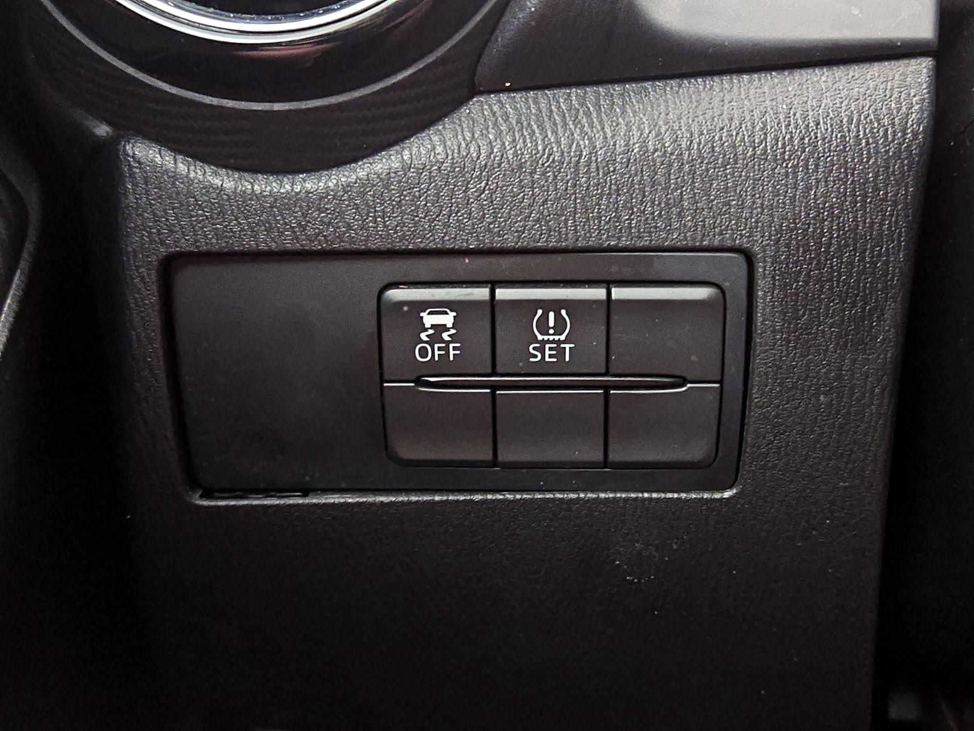 Thumbnail: 2017 Toyota Yaris iA - 13