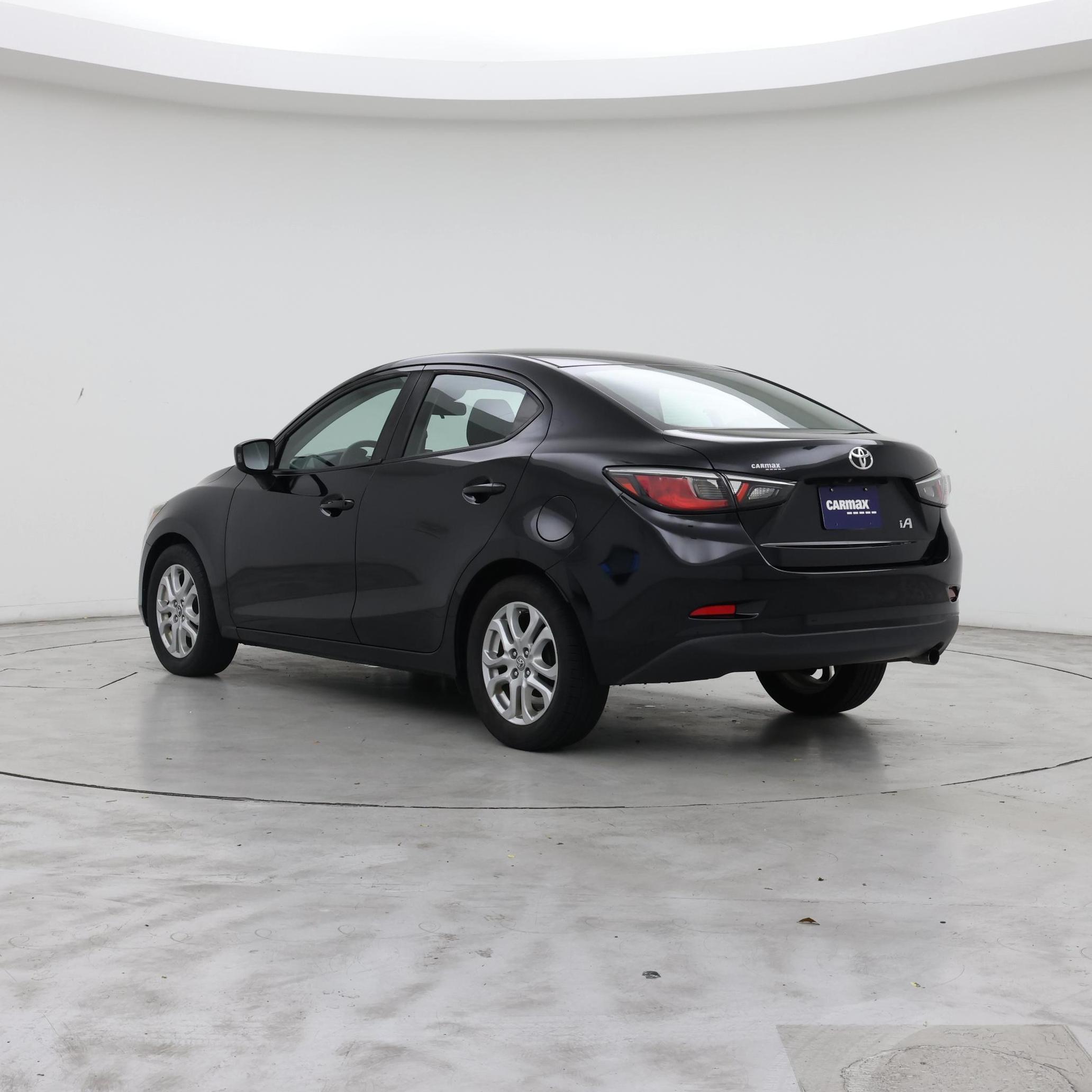 Thumbnail: 2017 Toyota Yaris iA - 2