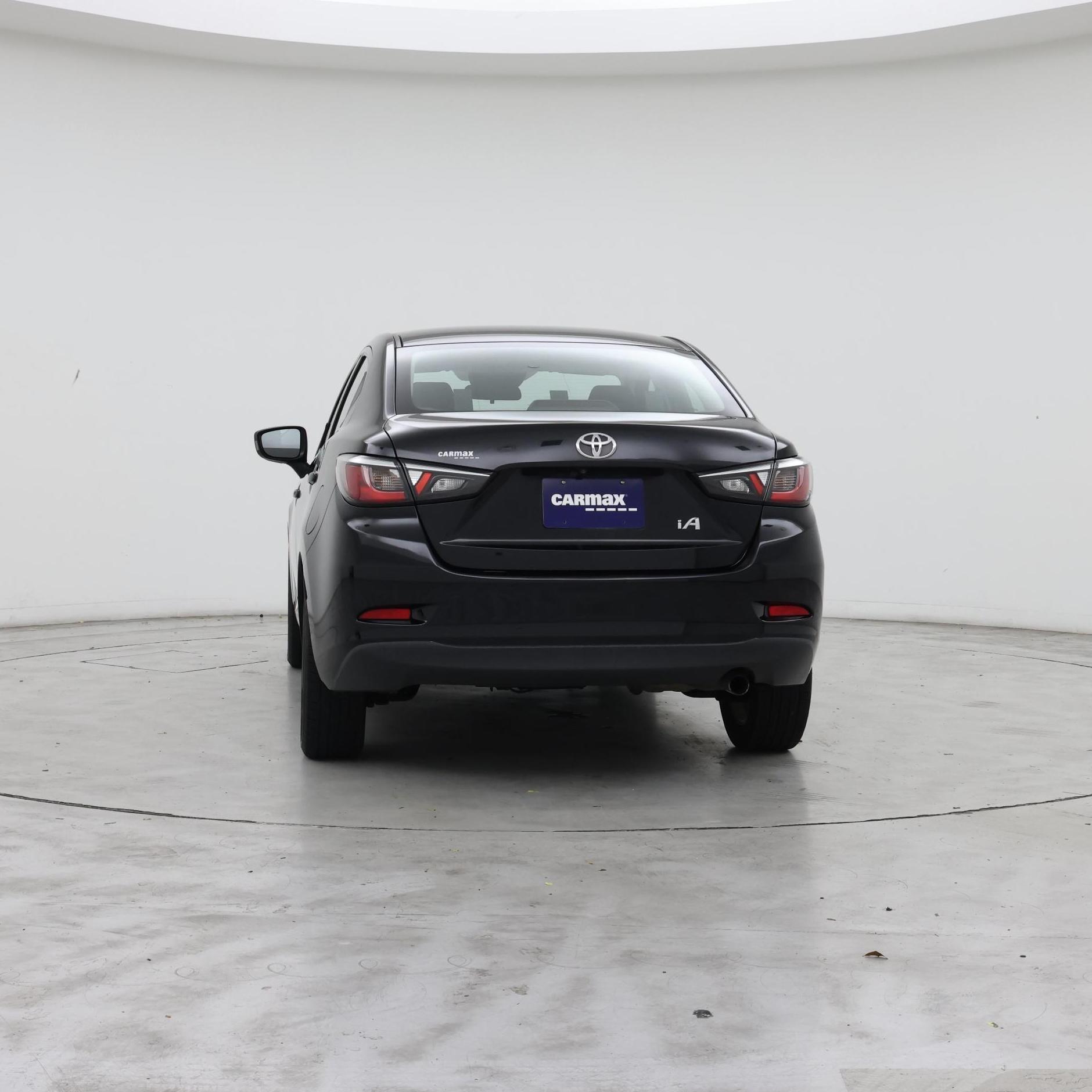 Thumbnail: 2017 Toyota Yaris iA - 6