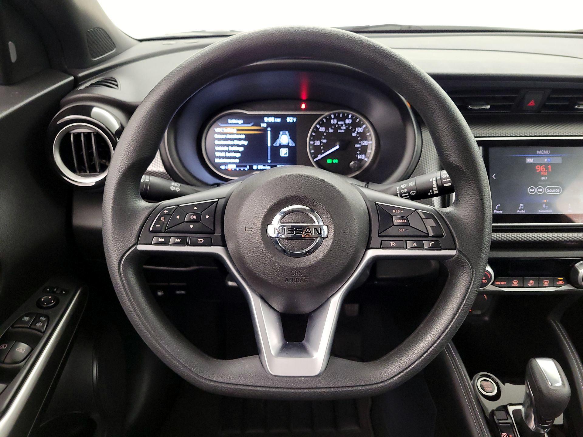 Thumbnail: 2020 Nissan Kicks - 10