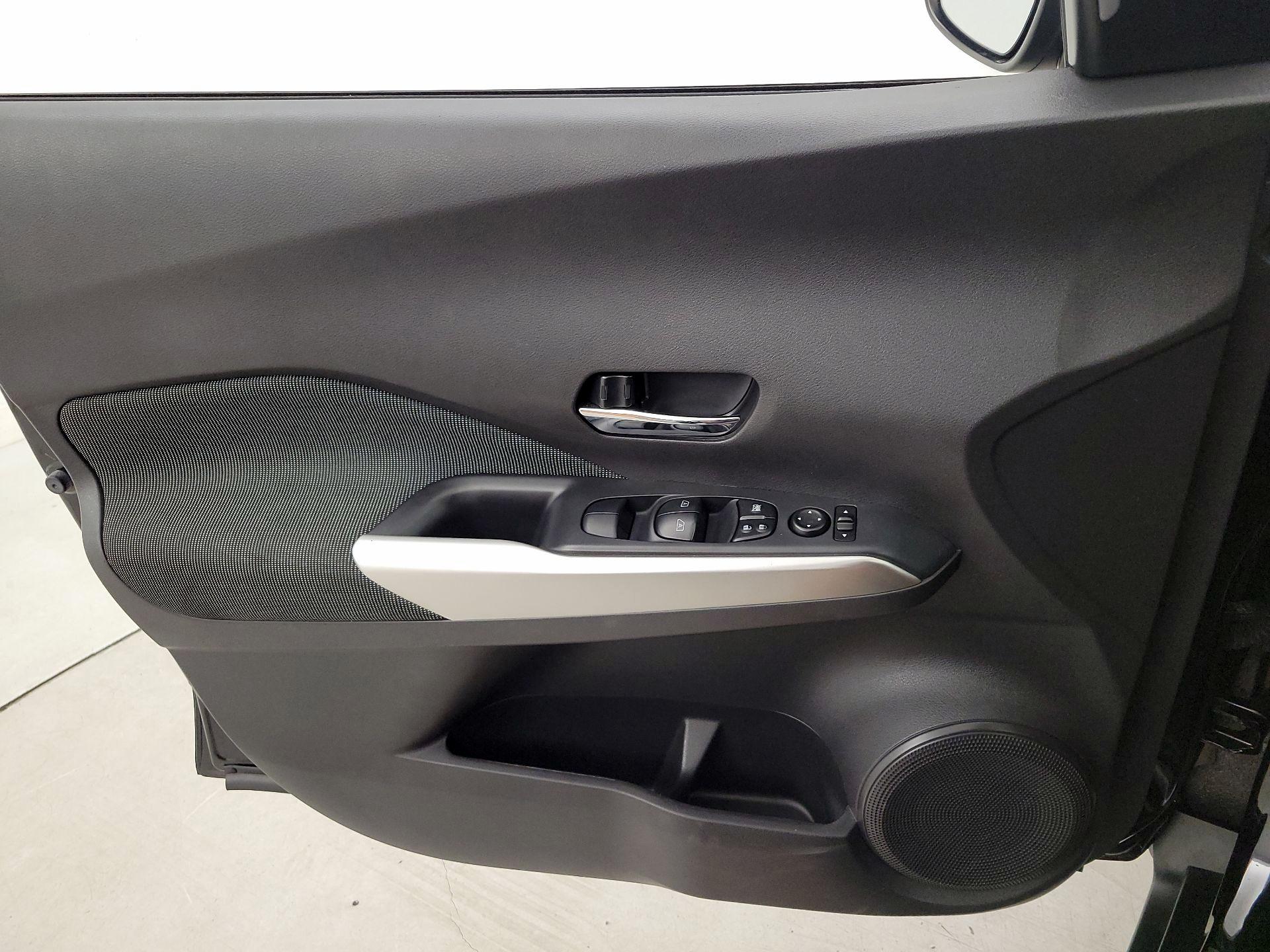 Thumbnail: 2020 Nissan Kicks - 12