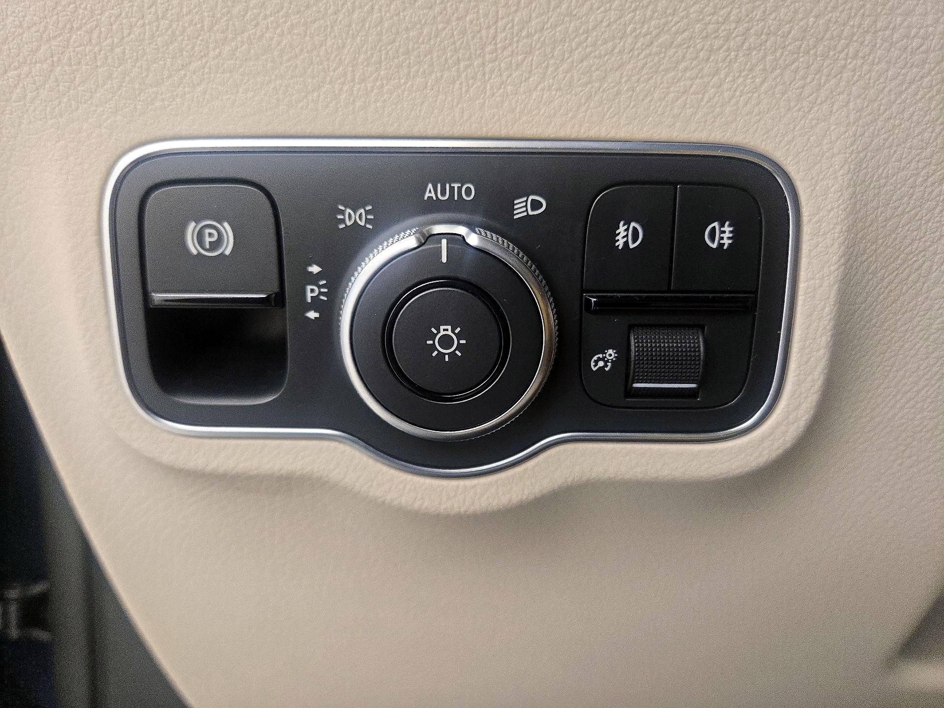 Thumbnail: 2021 Mercedes-Benz GLA - 13