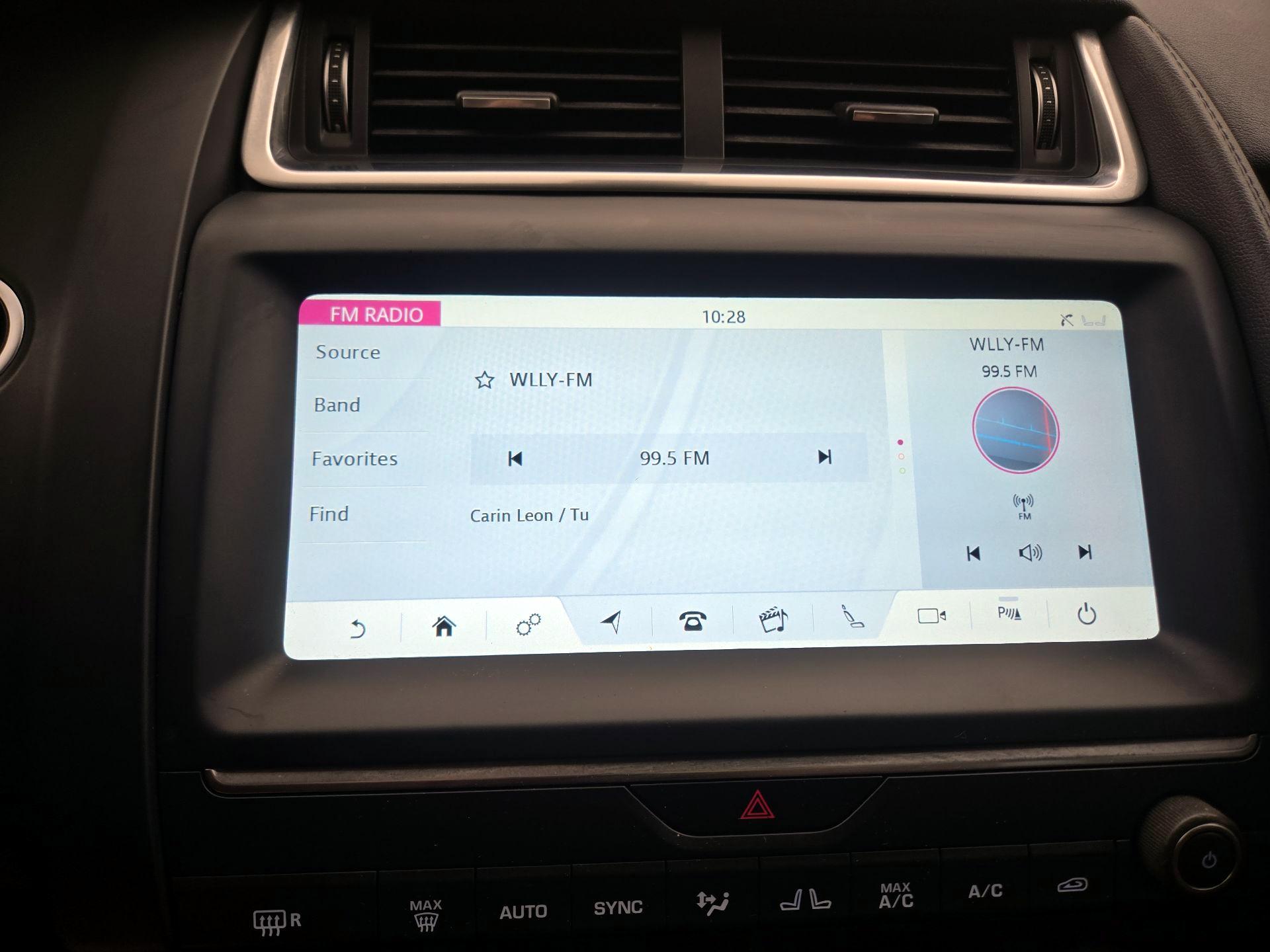 Thumbnail: 2019 Jaguar E-Pace - 16