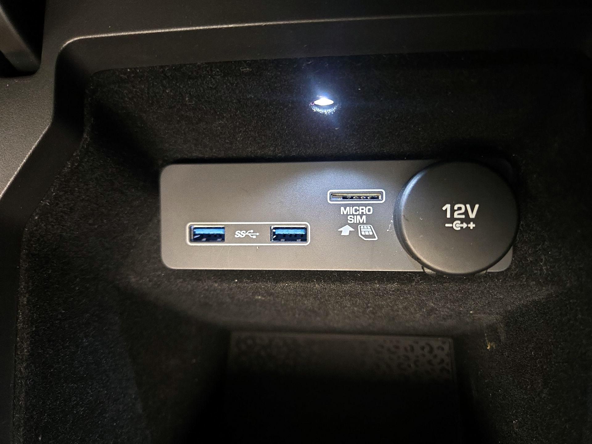 Thumbnail: 2019 Jaguar E-Pace - 19