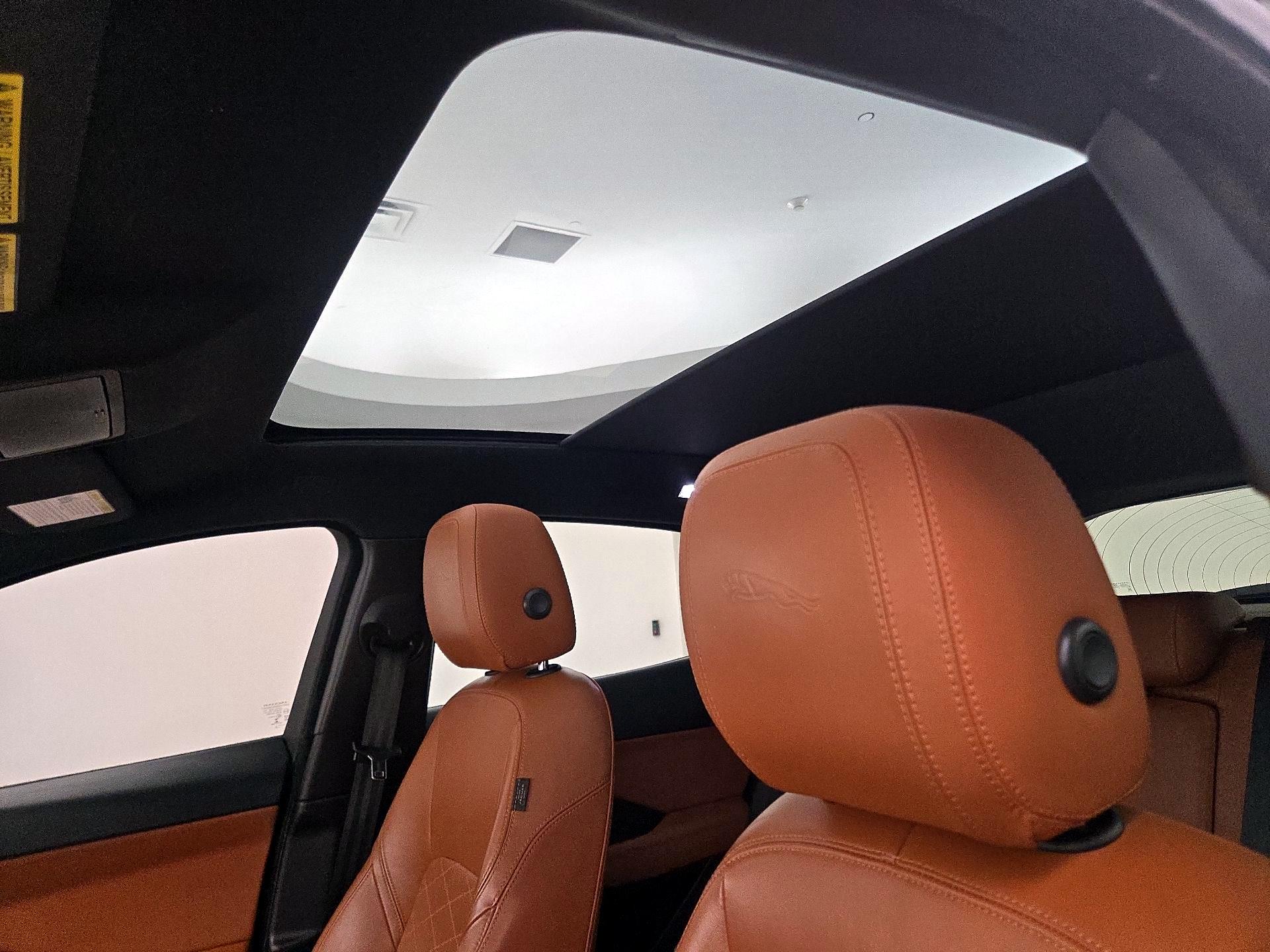 Thumbnail: 2019 Jaguar E-Pace - 20