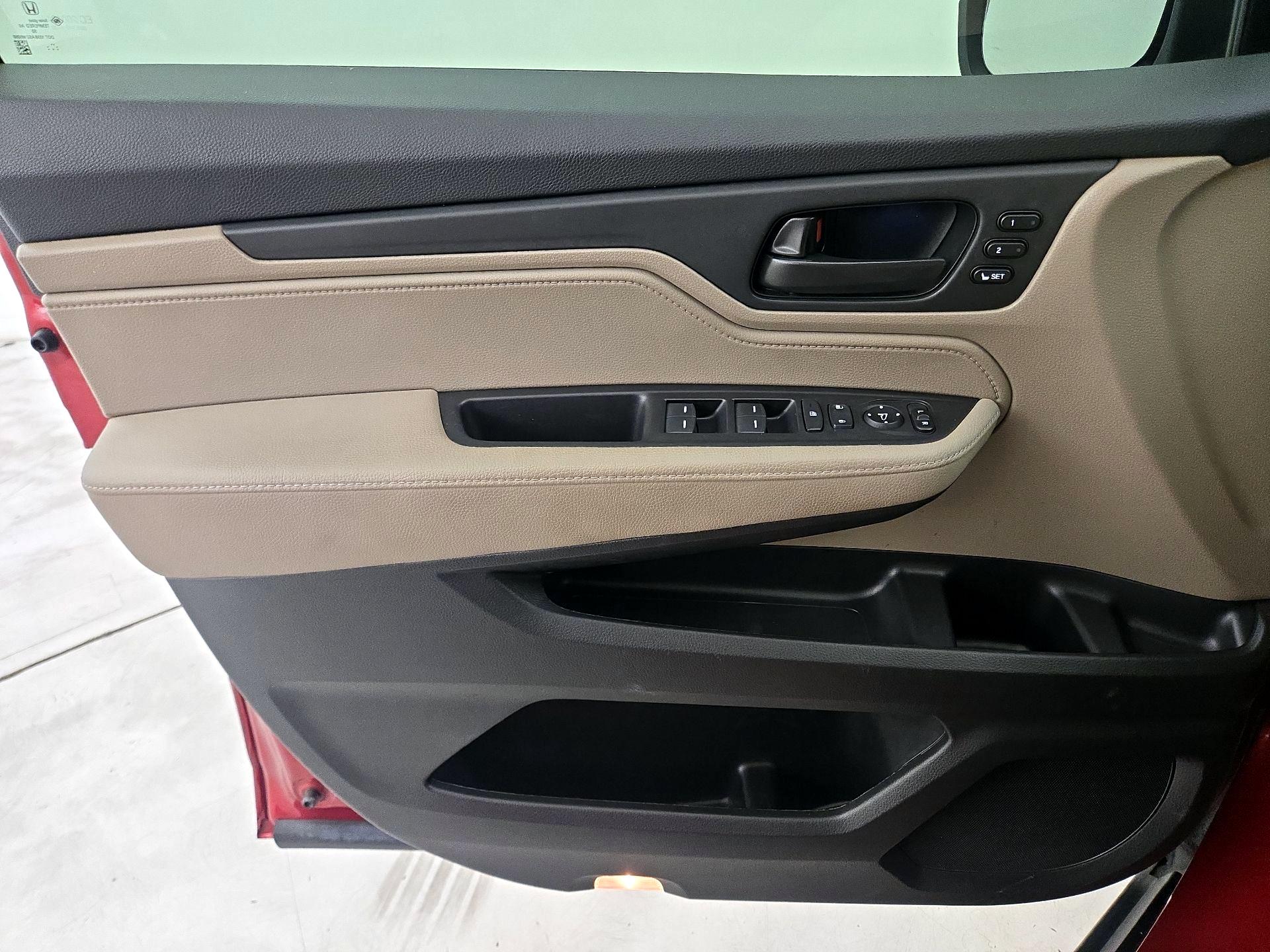 Thumbnail: 2022 Honda Odyssey - 12