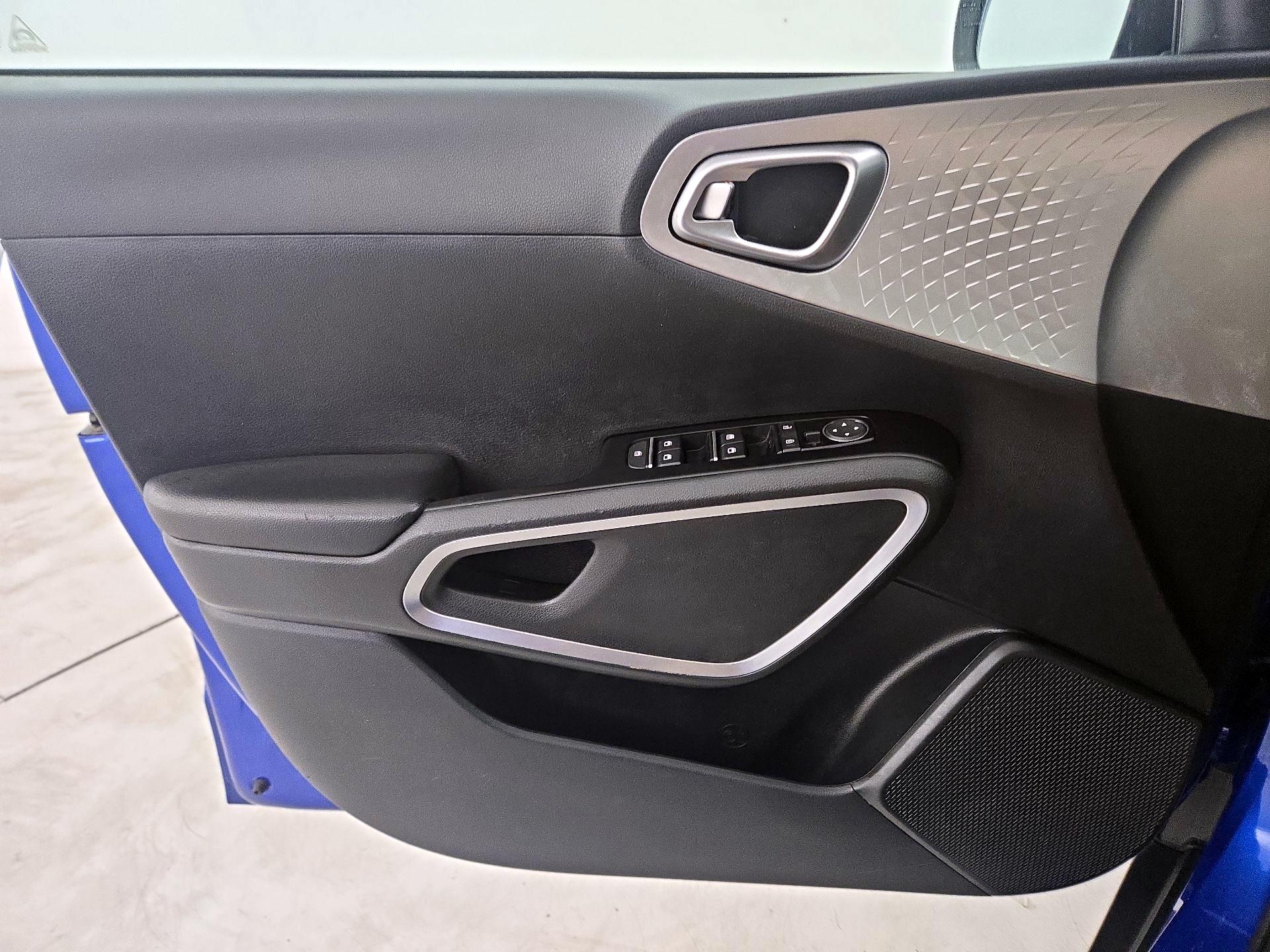 Thumbnail: 2022 Kia Soul - 12