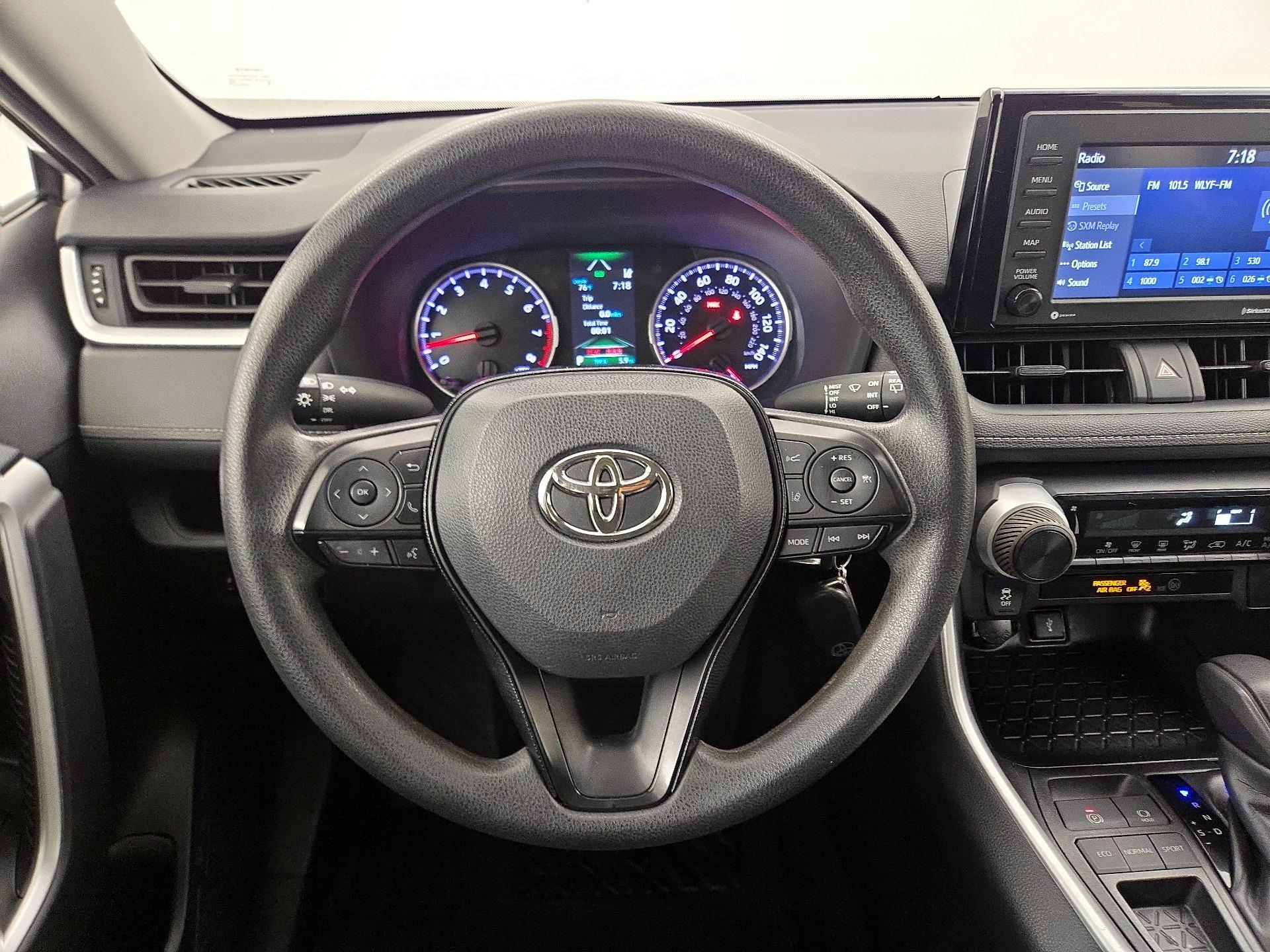 Thumbnail: 2021 Toyota RAV4 - 10