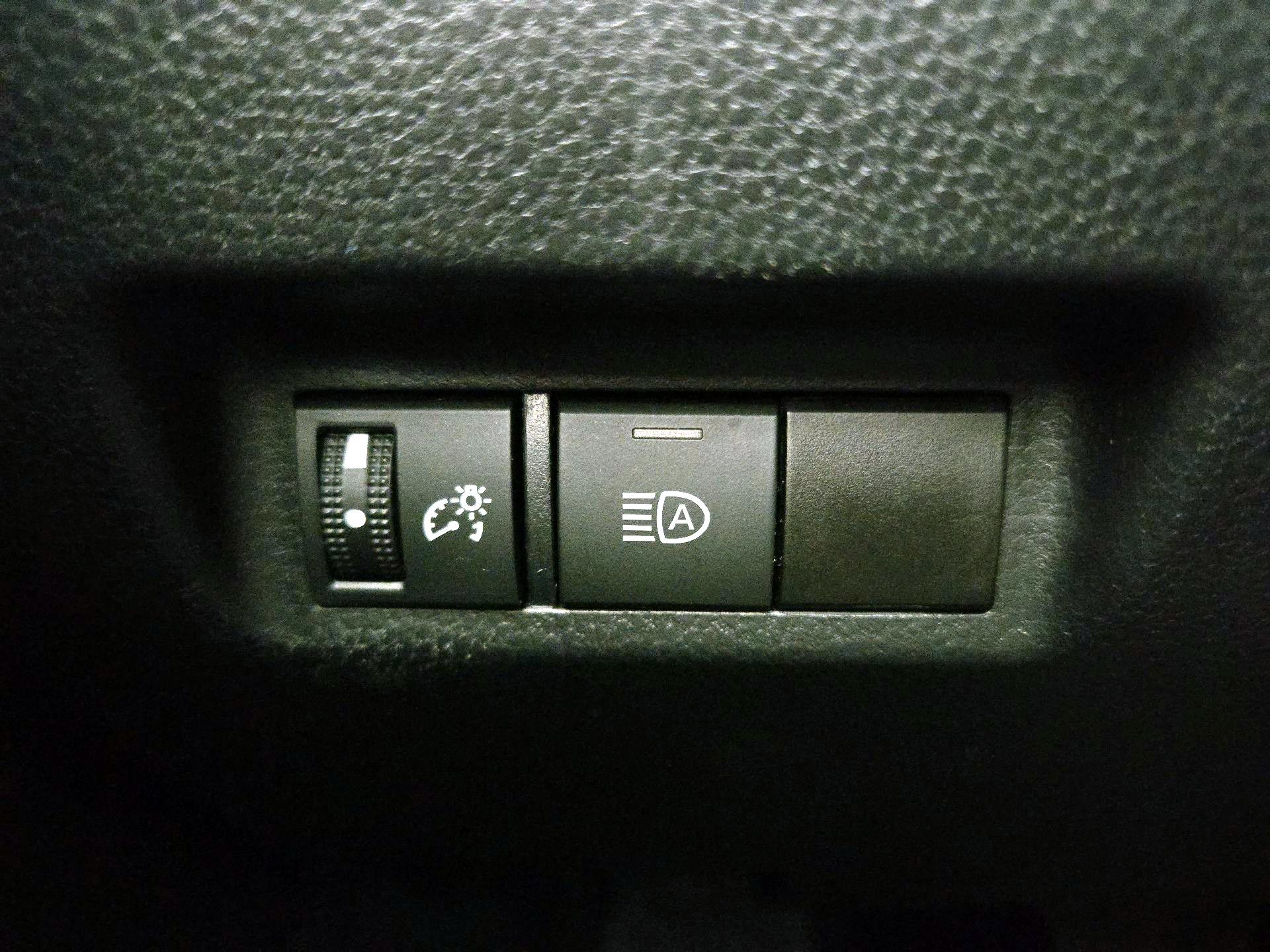 Thumbnail: 2021 Toyota RAV4 - 13