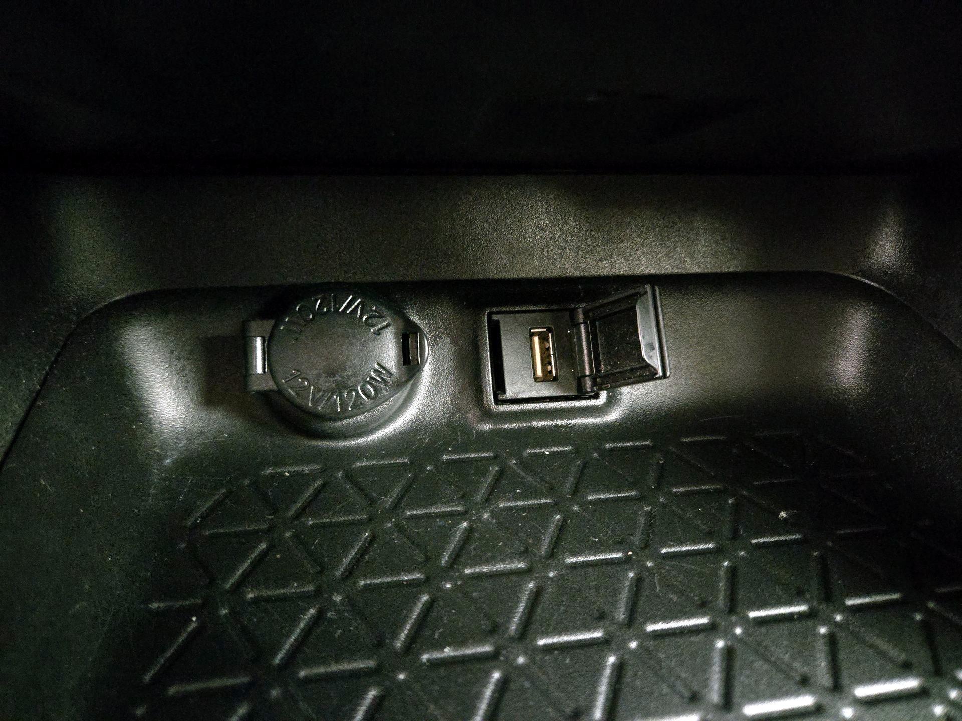 Thumbnail: 2021 Toyota RAV4 - 18