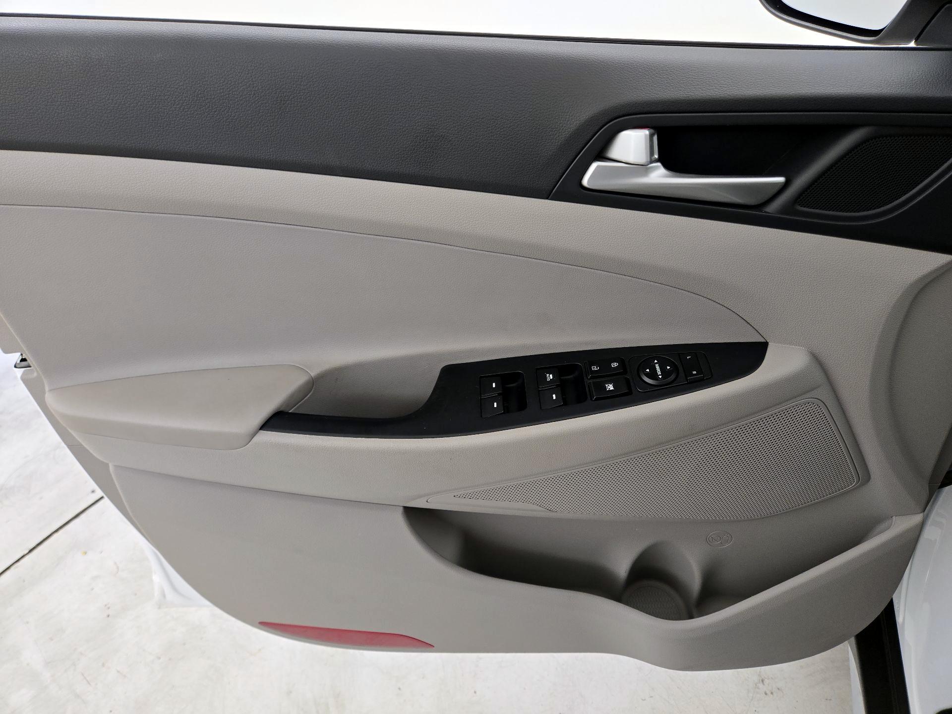 Thumbnail: 2020 Hyundai Tucson - 12