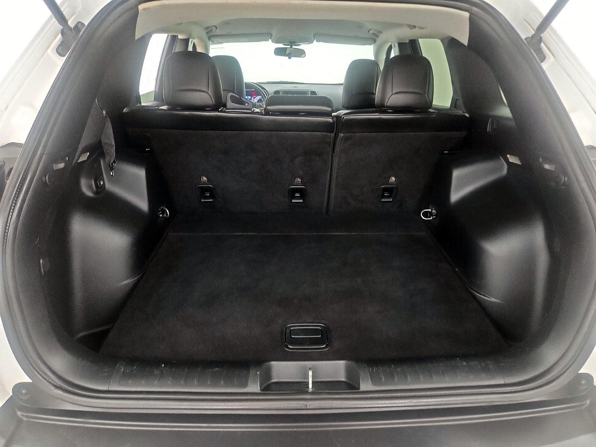 Thumbnail: 2019 Jeep Cherokee - 20