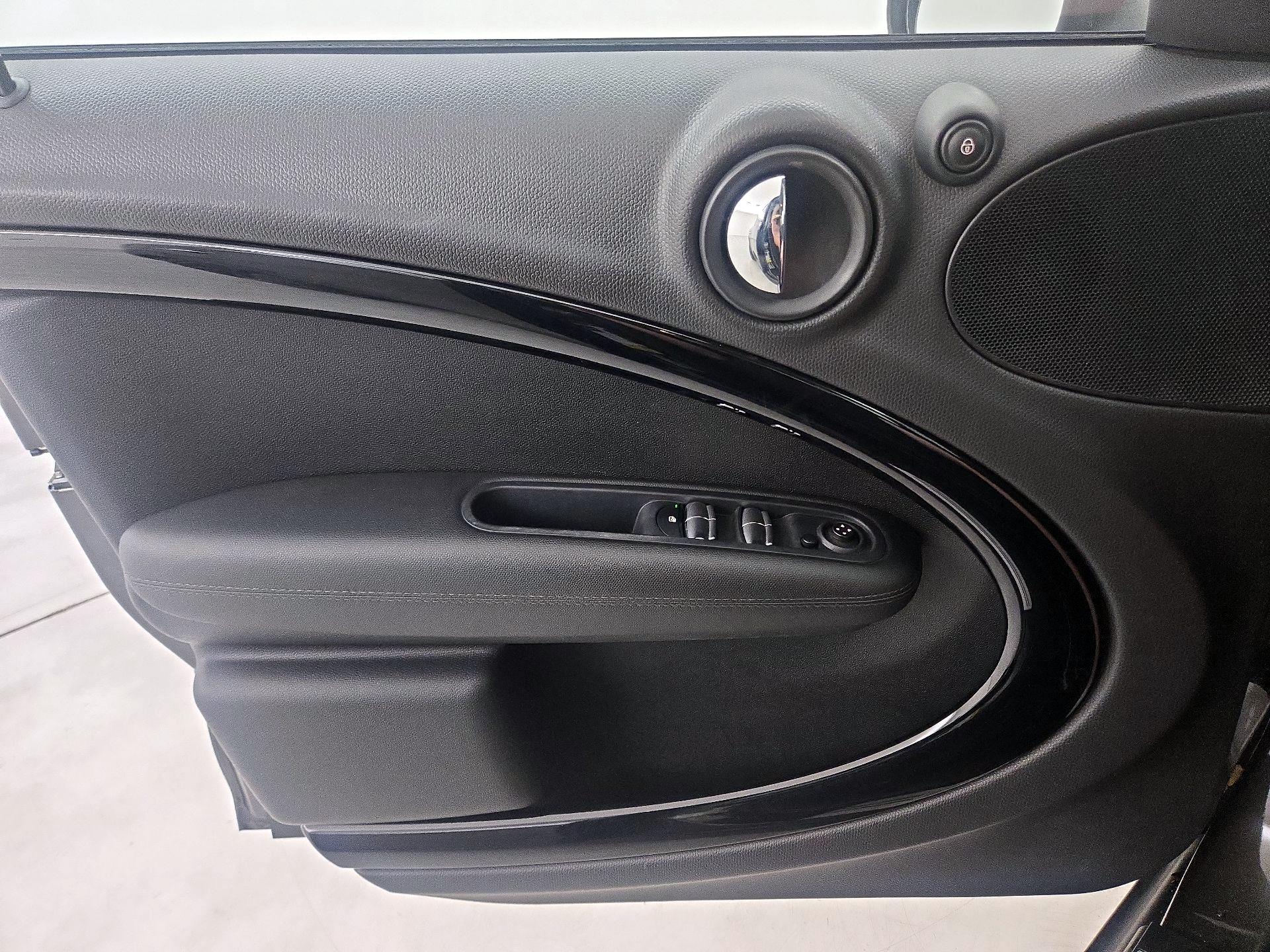 Thumbnail: 2015 MINI Cooper Countryman - 12