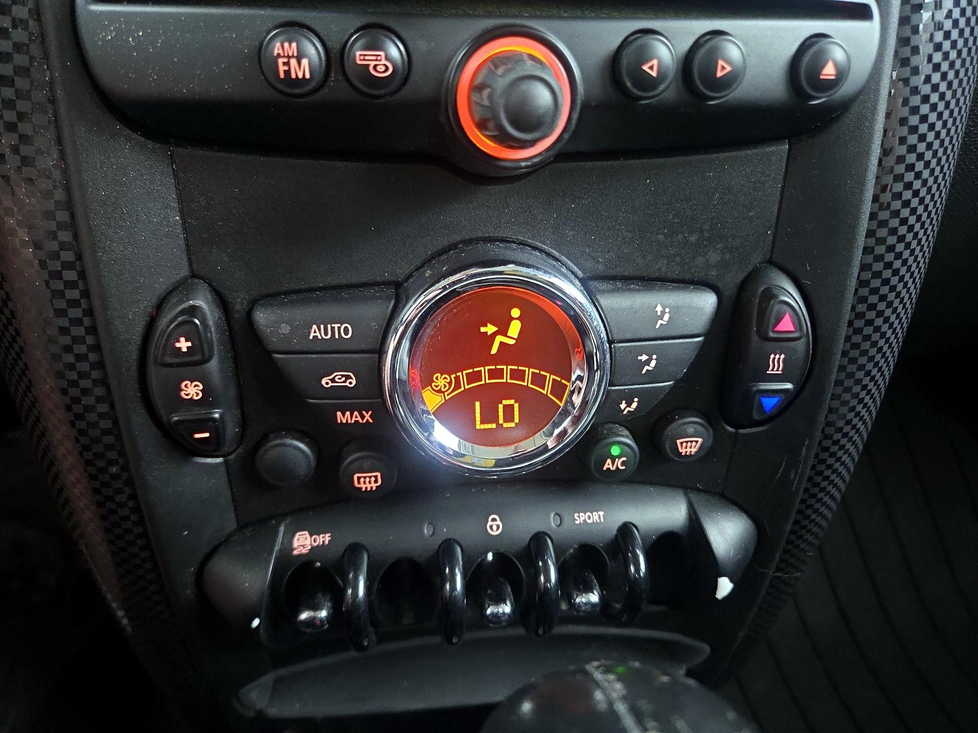 Thumbnail: 2015 MINI Cooper Countryman - 14