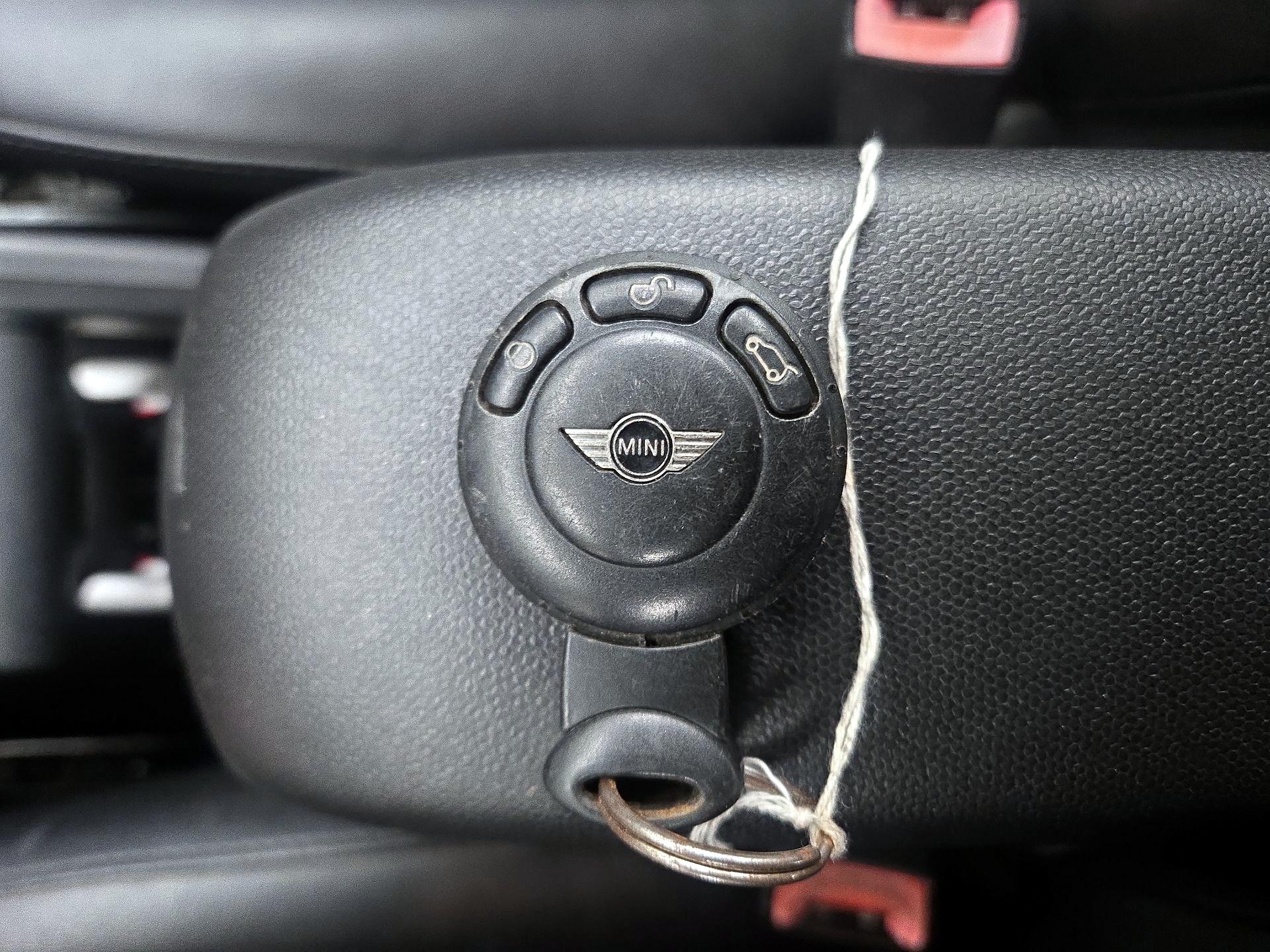 Thumbnail: 2015 MINI Cooper Countryman - 20